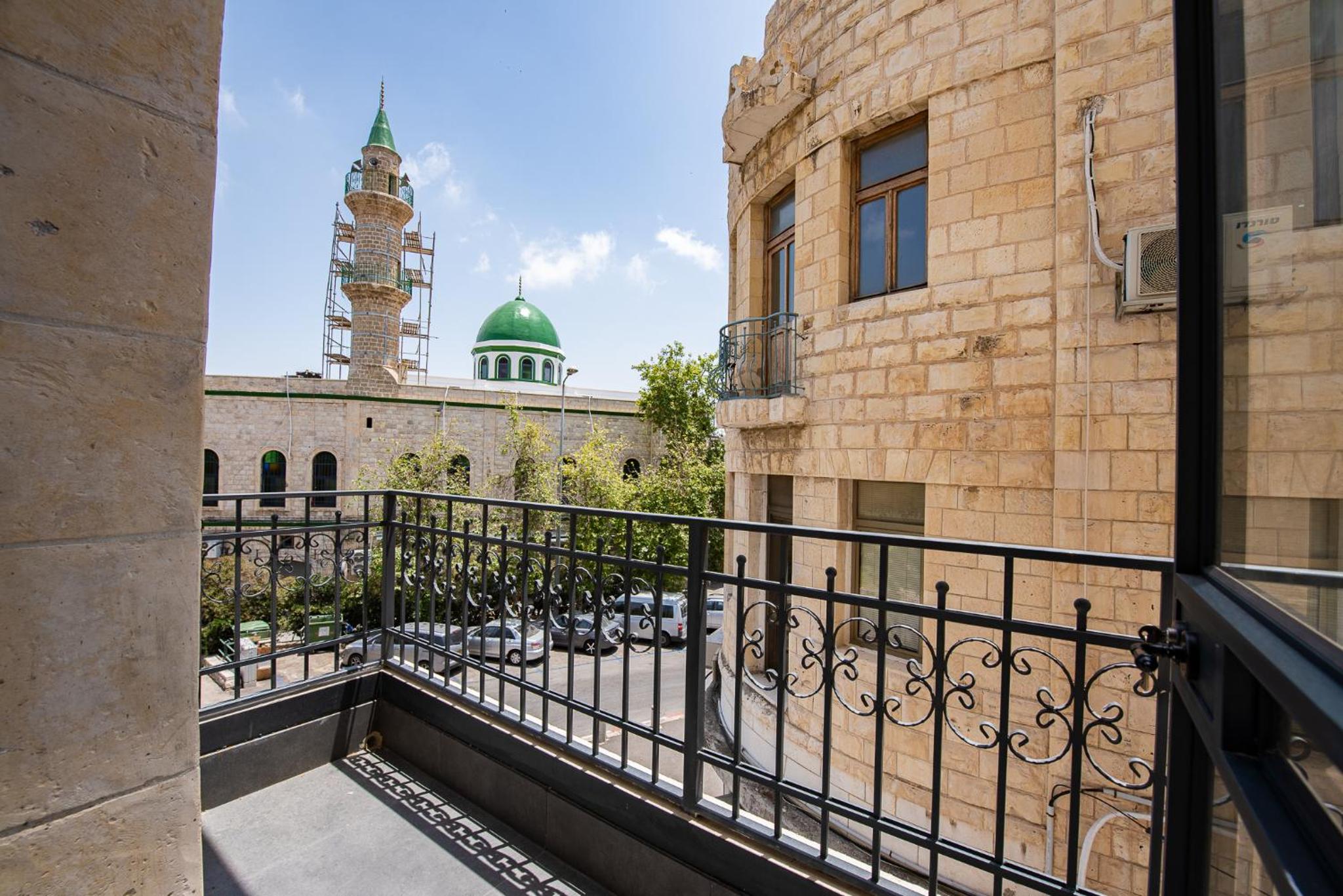 PORT CITY HAIFA - Flea Market Luxury
