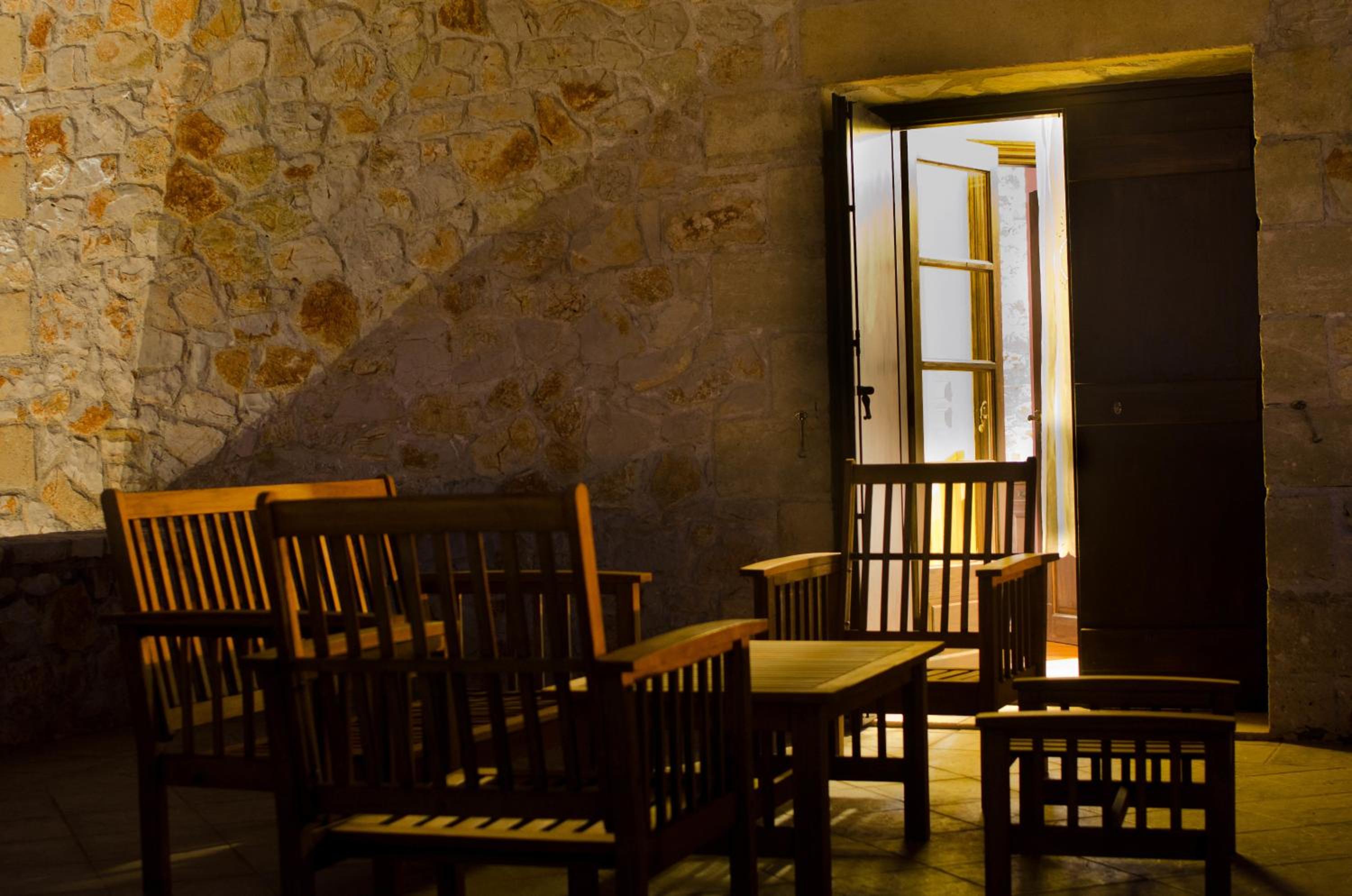 Klymeni Traditional Homes