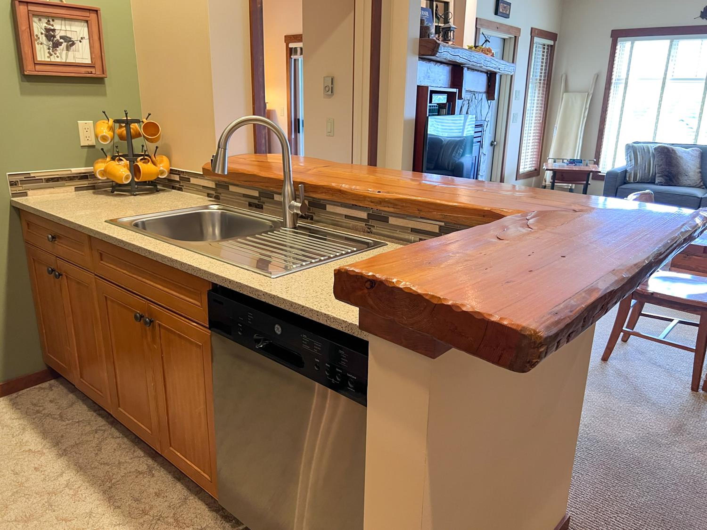 Snow Creek Lodge by Fernie Central Reservations