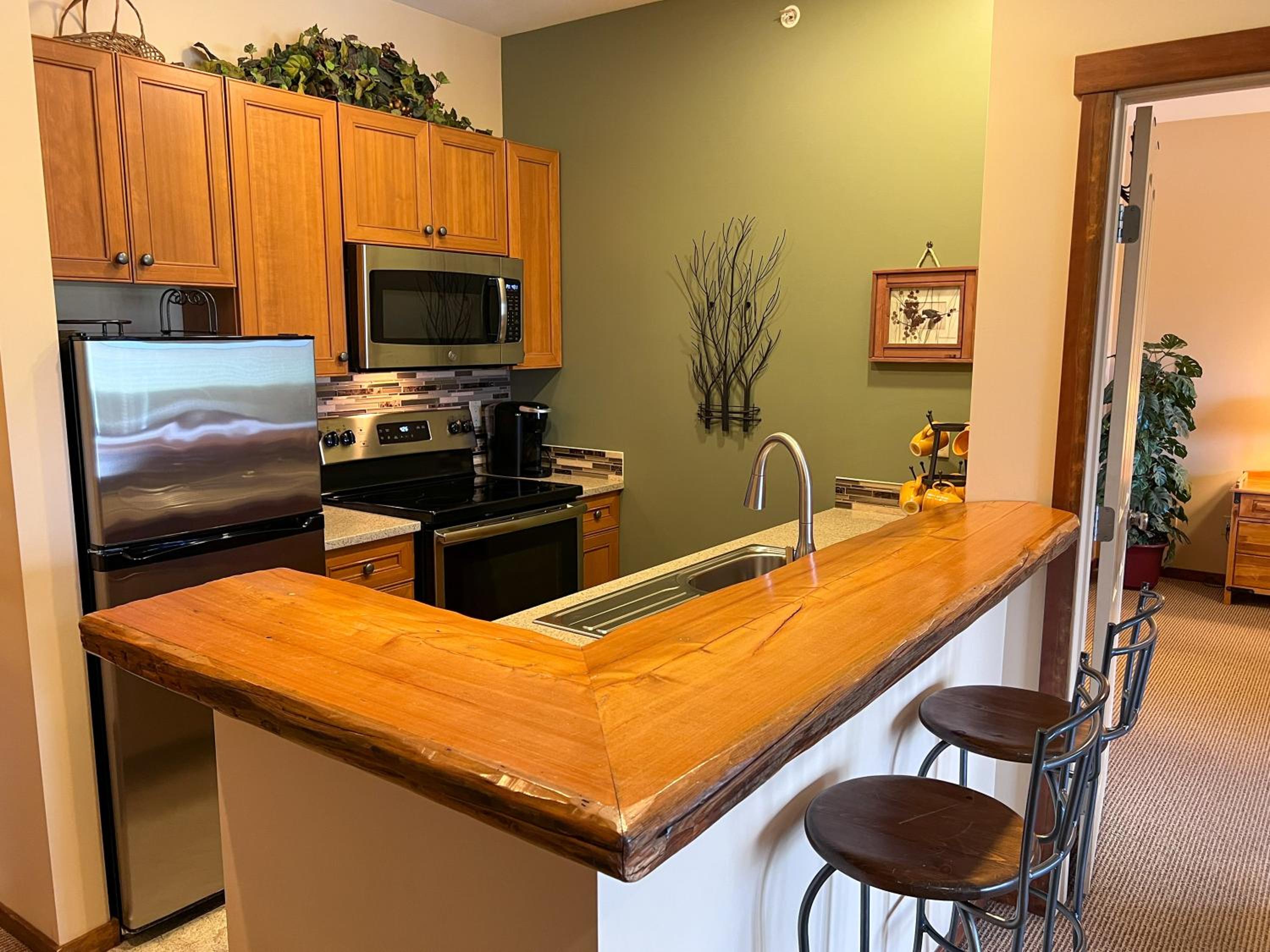 Snow Creek Lodge by Fernie Central Reservations