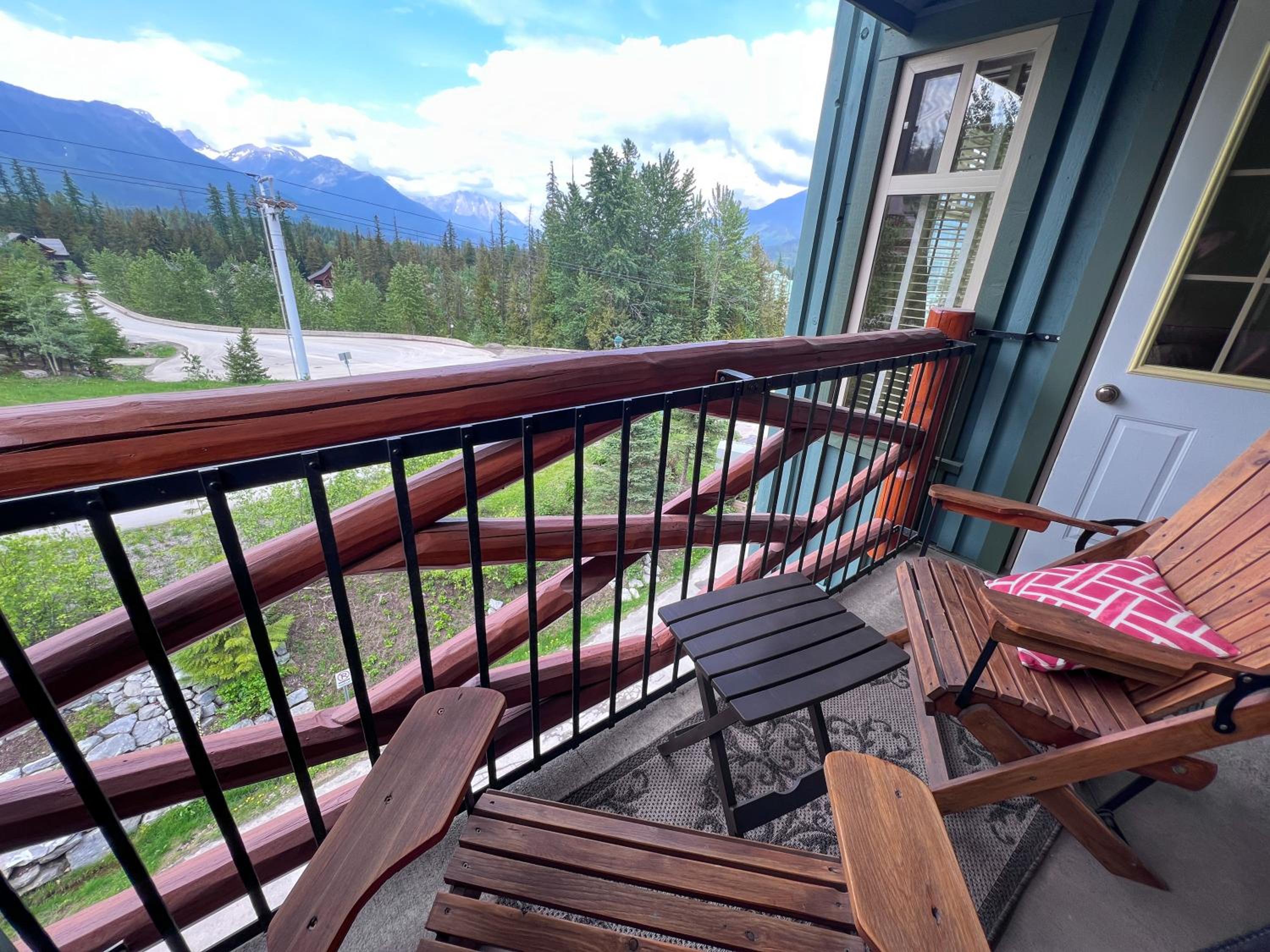 Snow Creek Lodge by Fernie Central Reservations