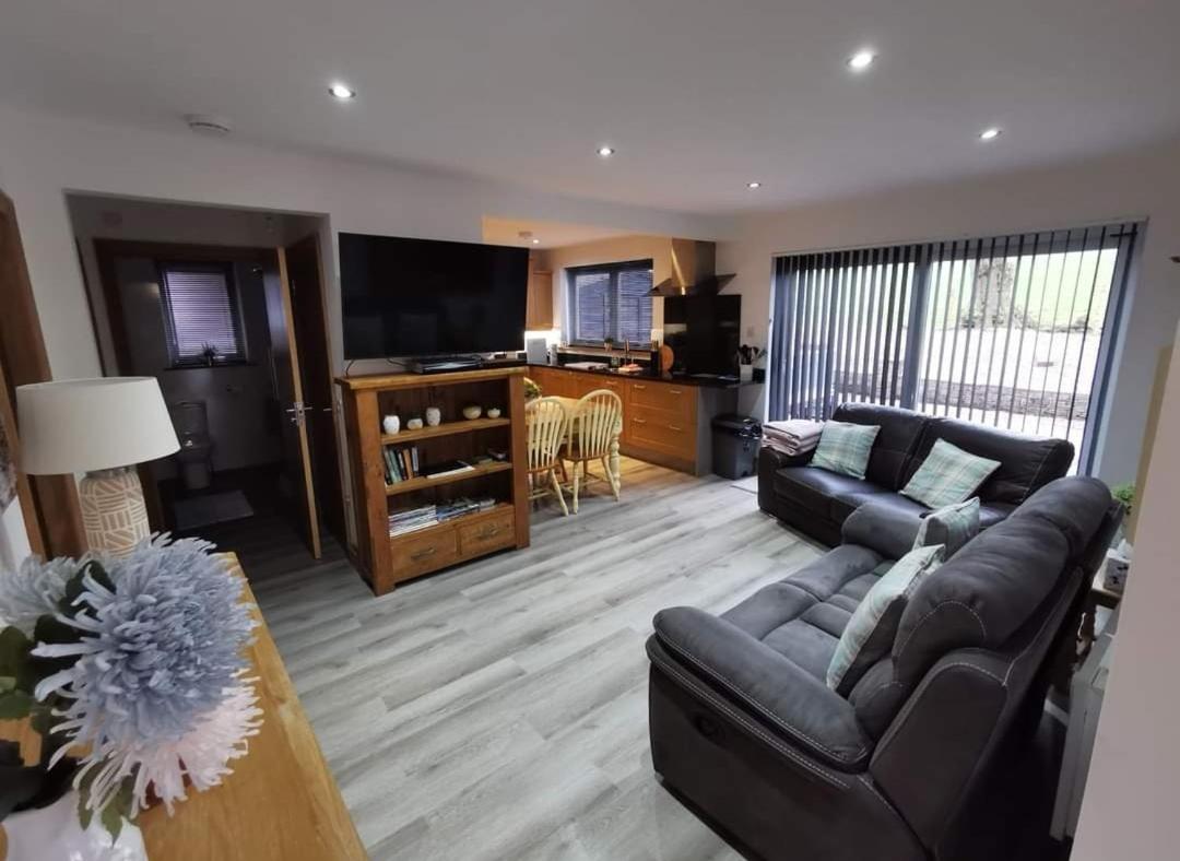 Cairnyard Lodges - Woodside view 2