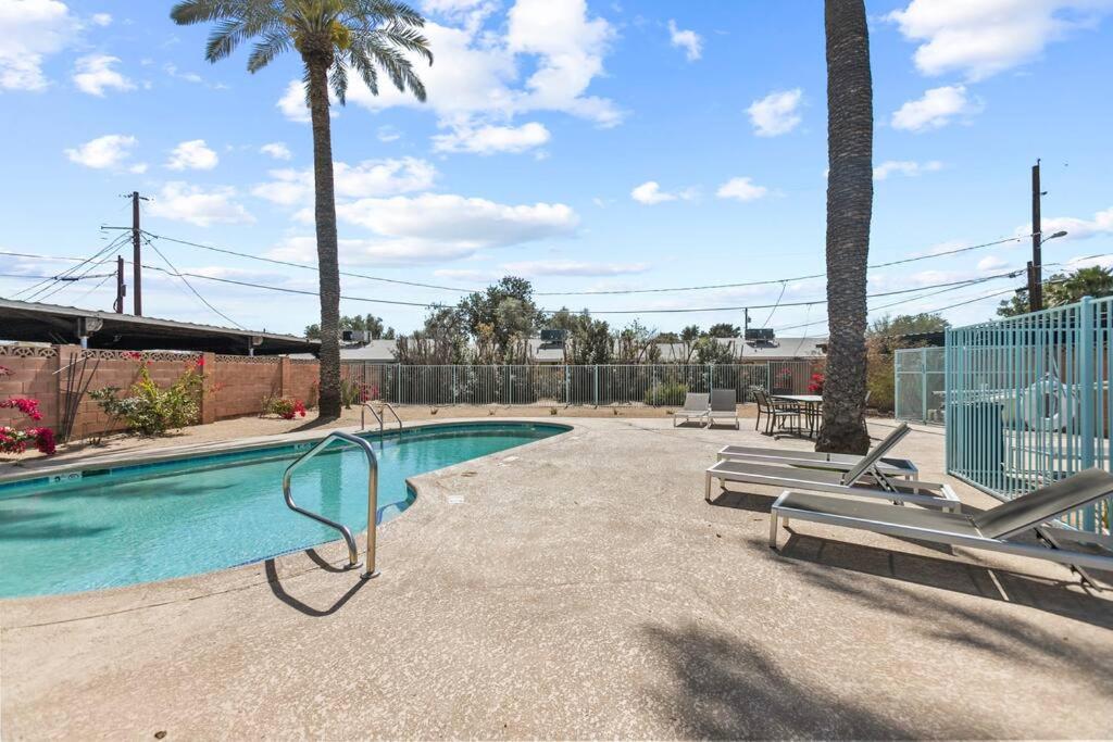 Lovely 1-bedroom condo in Biltmore - Parking view 4