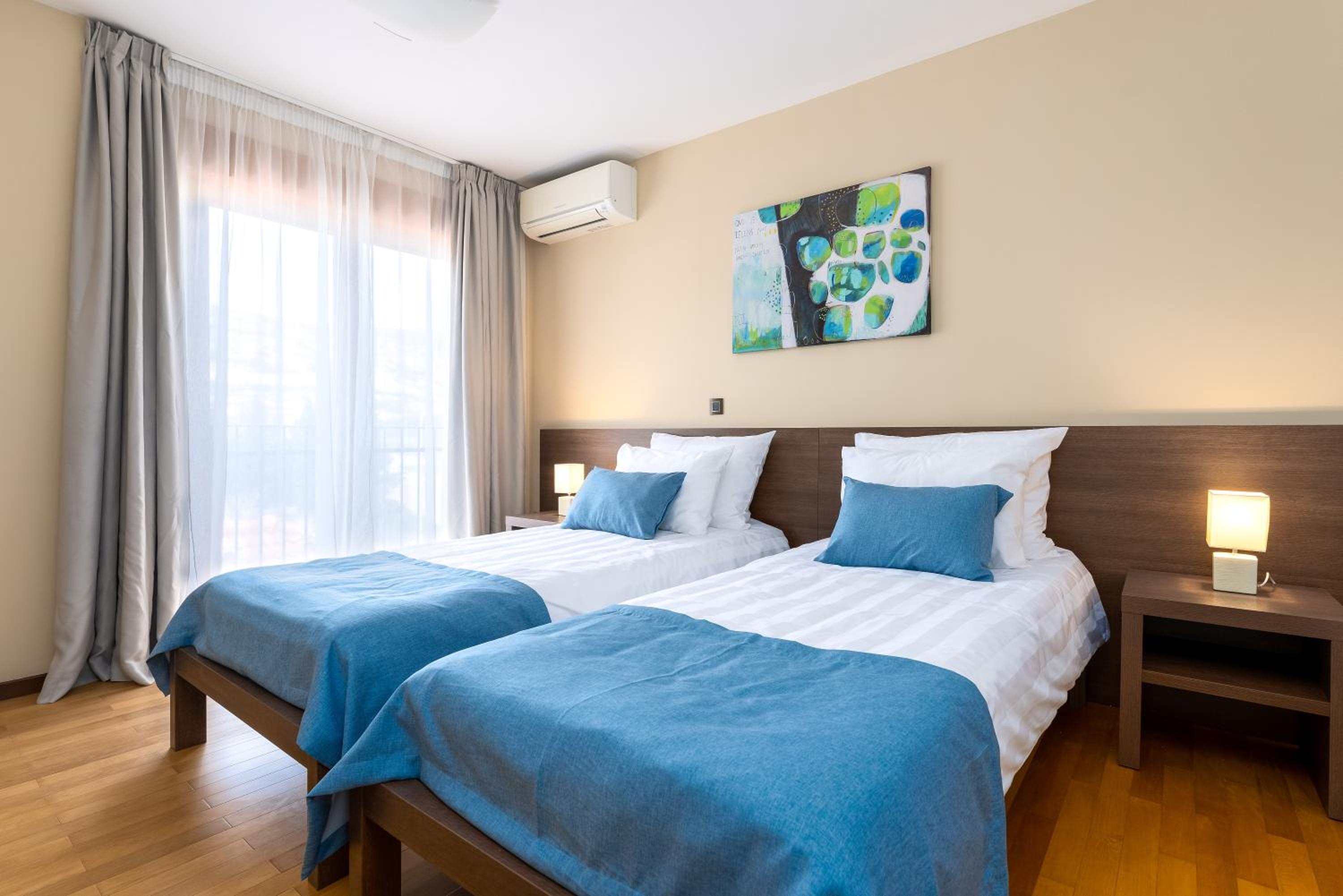 Großzügiges Appartement direkt am Meer mit eigenem Pool - Povile Suites