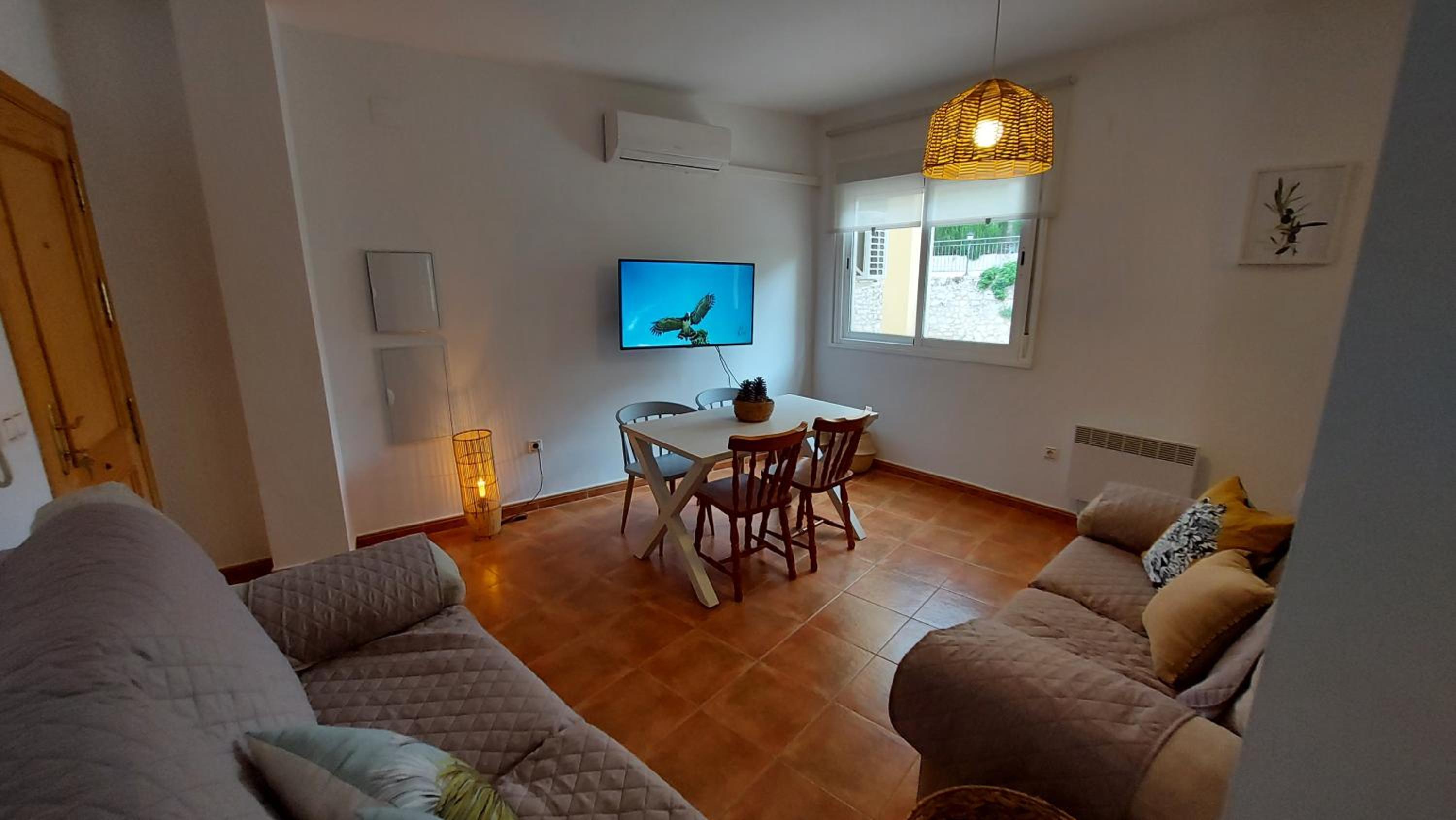 Apartamento con vistas a la piscina y al castillo templario