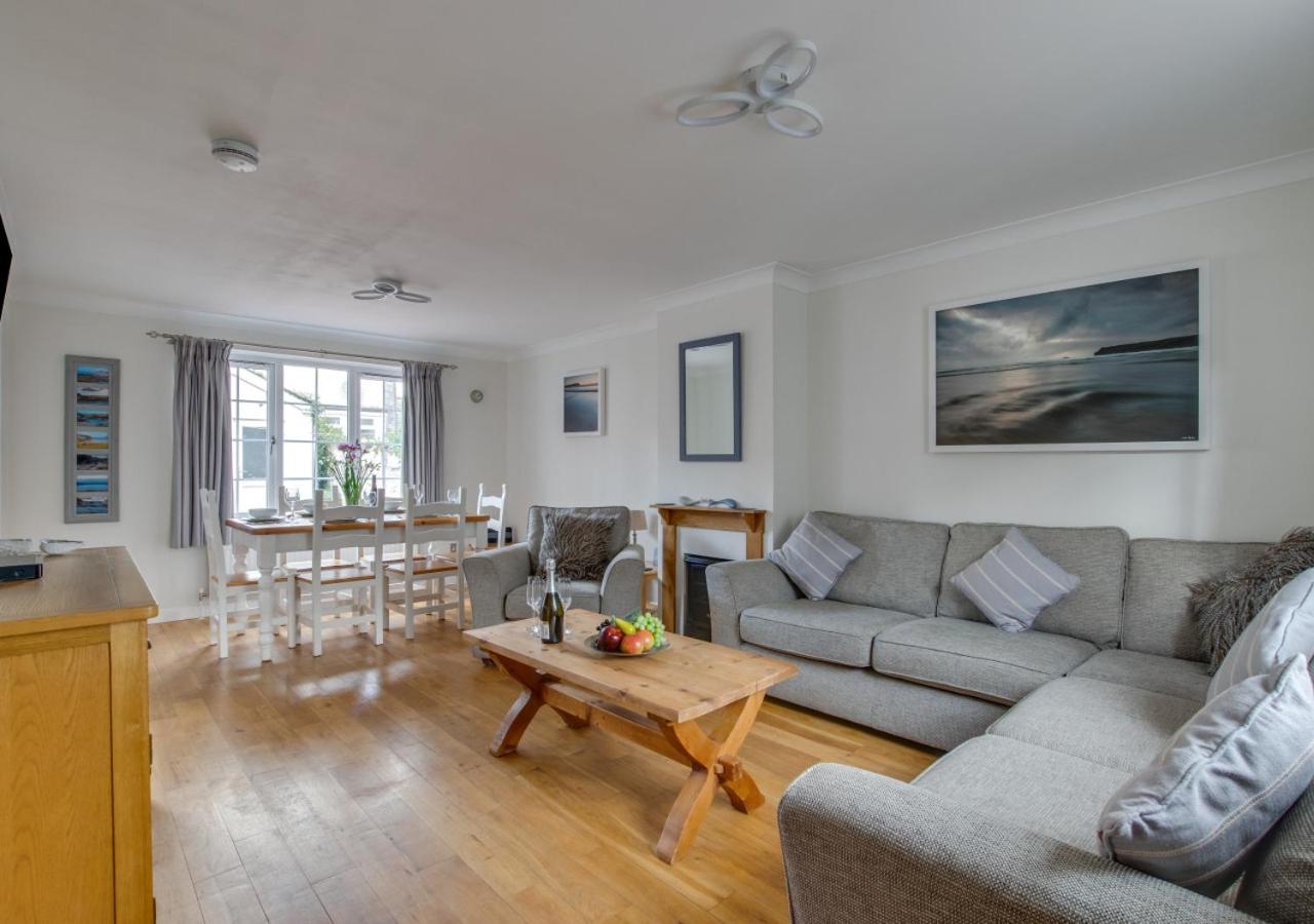 3 Bed in Padstow oc-p00175