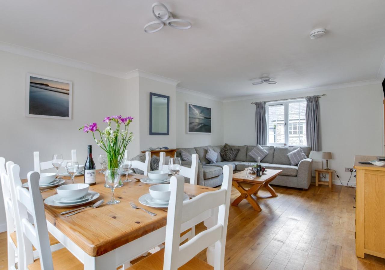 3 Bed in Padstow oc-p00175
