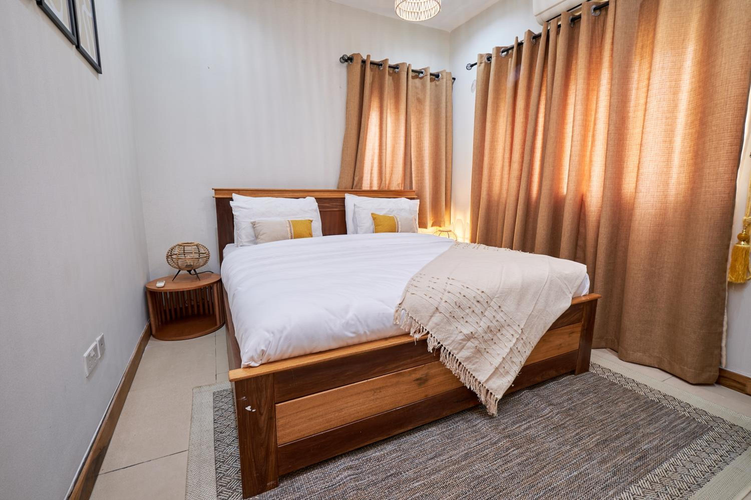 1 bed at Windsor Apartments, Osu view 2