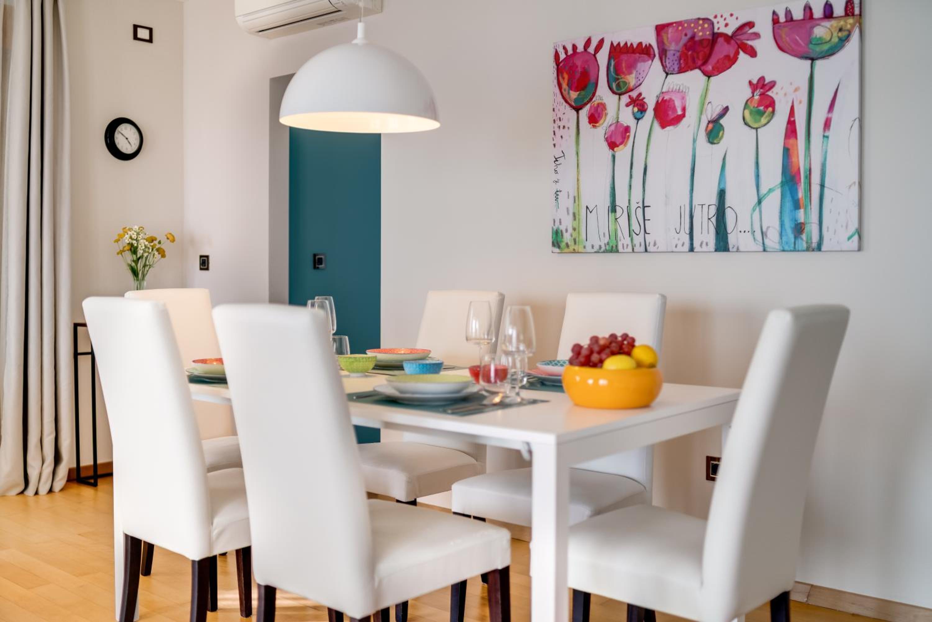 Großzügiges Appartement direkt am Meer mit eigenem Pool - Povile Suites