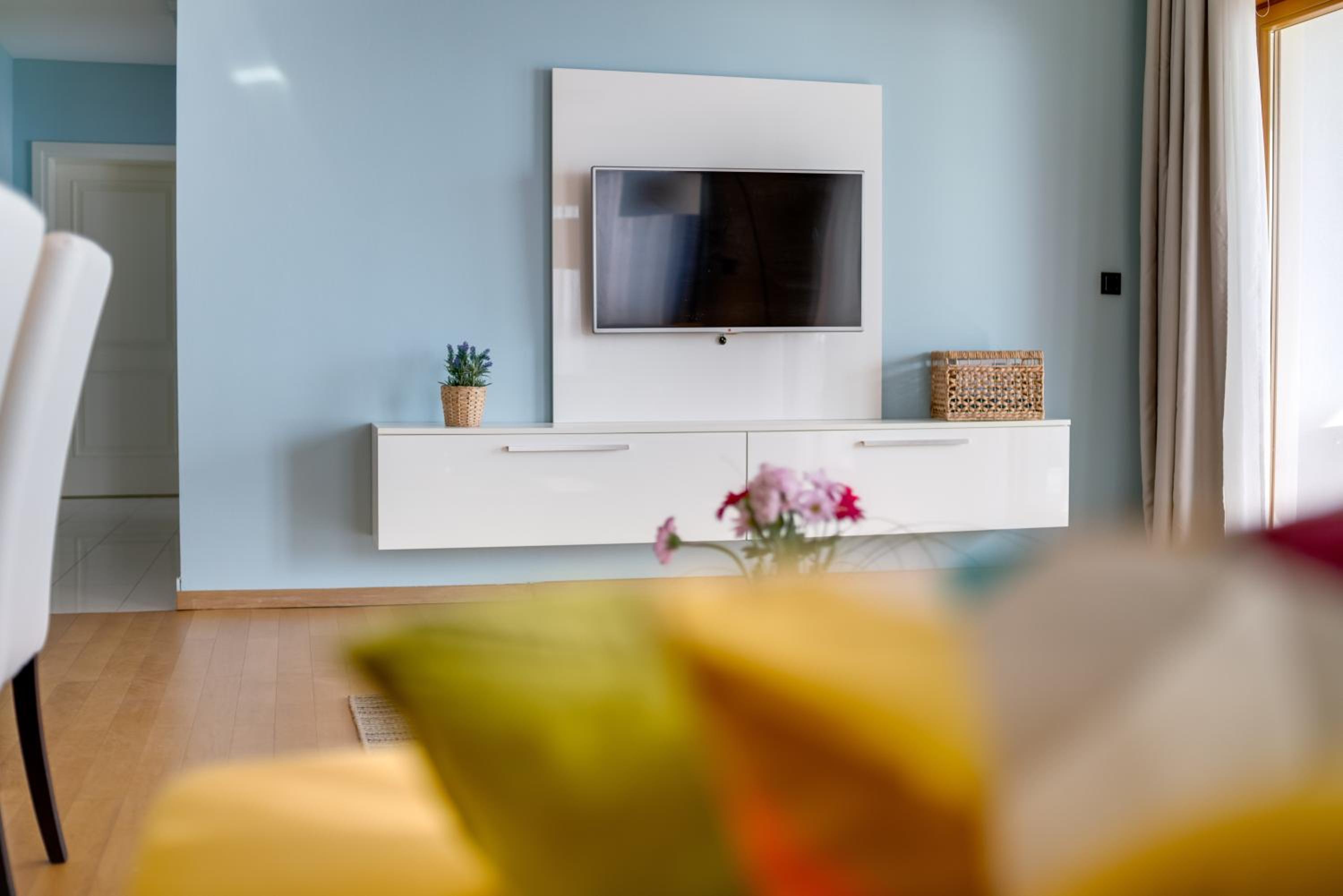 Großzügiges Appartement direkt am Meer mit eigenem Pool - Povile Suites