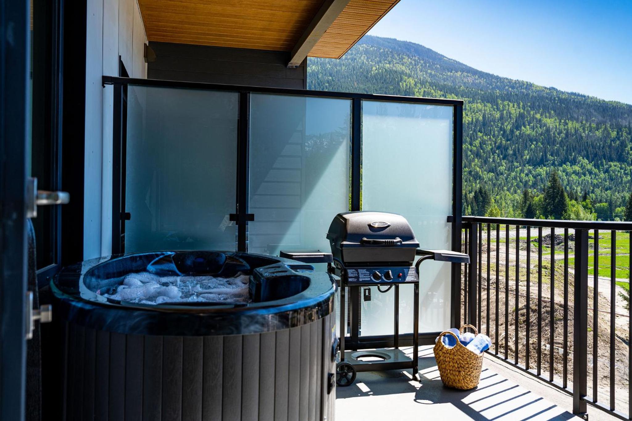 Hotel The Ski Shanty By Revelstoke Vacations