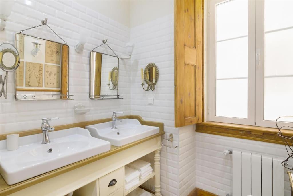 Classy 2BR in Principe Real w/ Heating view 5