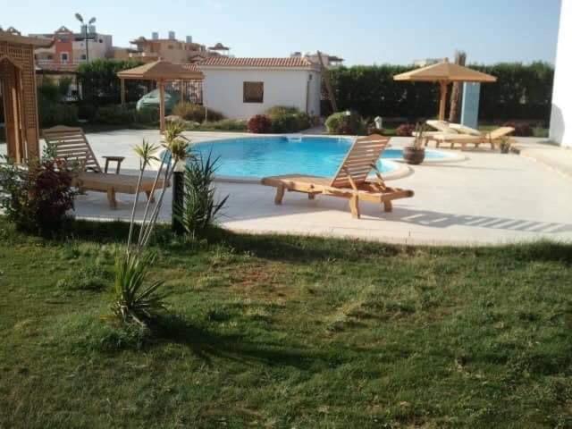 Moubark 6 Directly to the swimming pool view 2