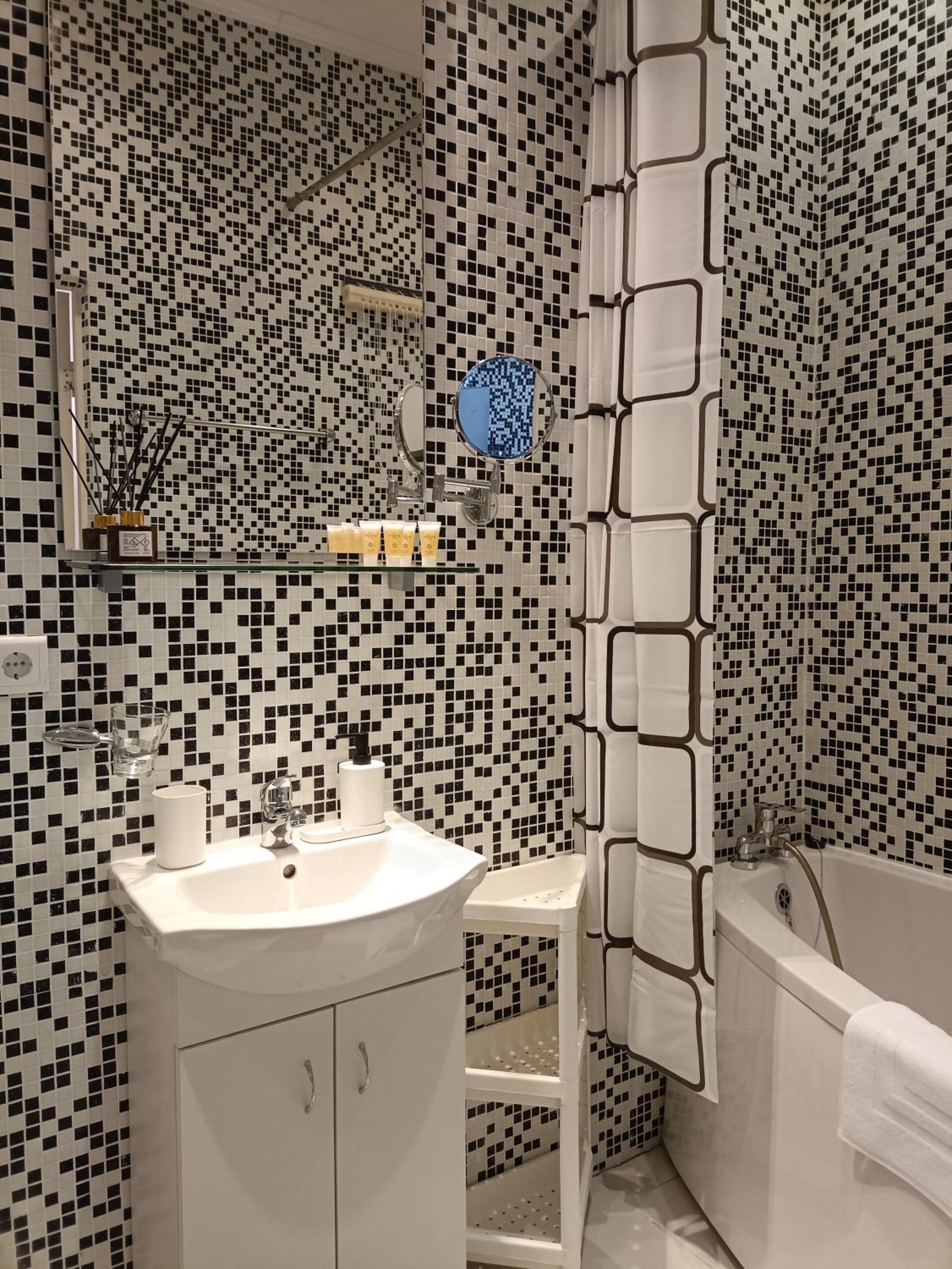 Photo 16