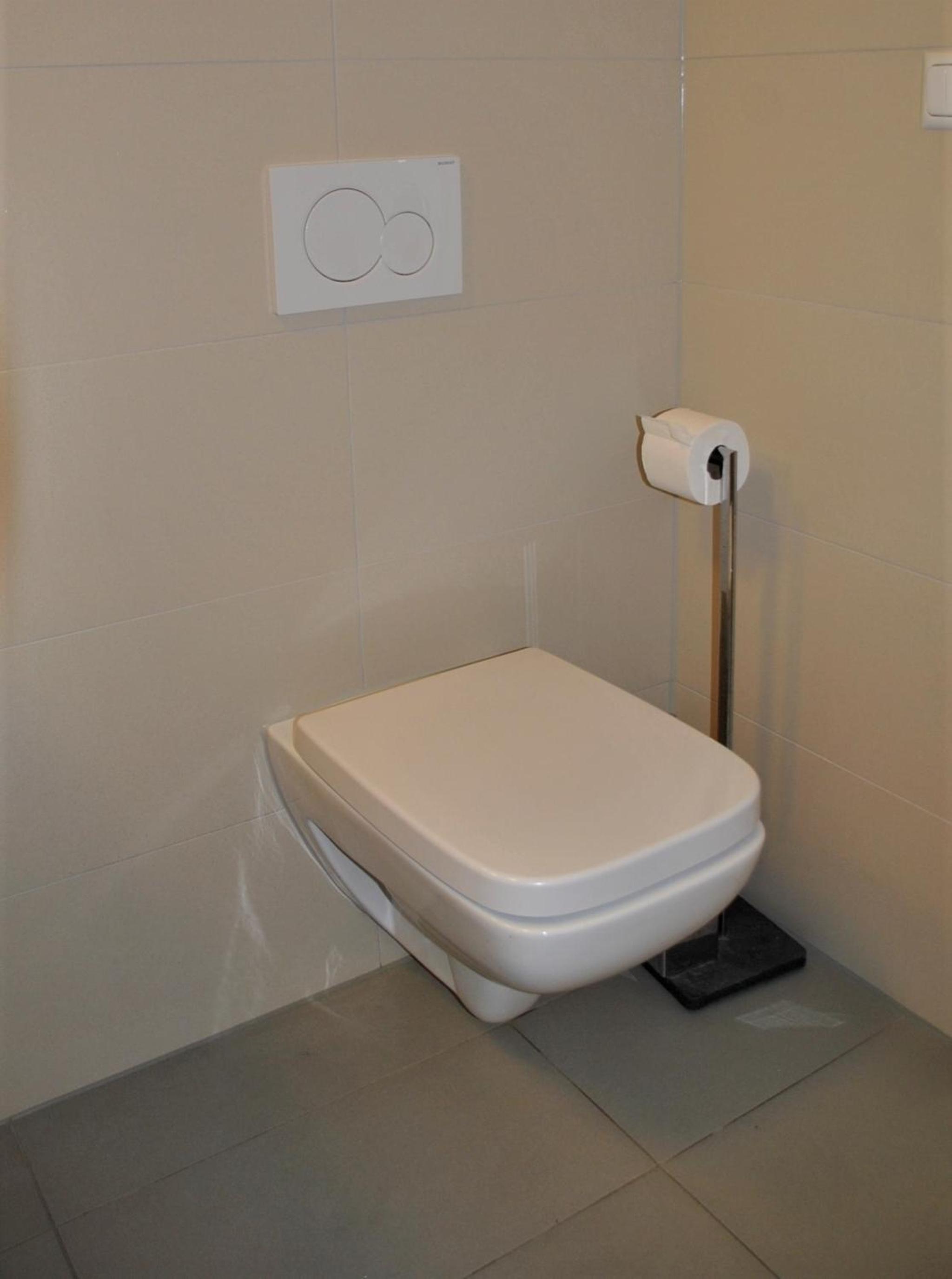 Apartment 6