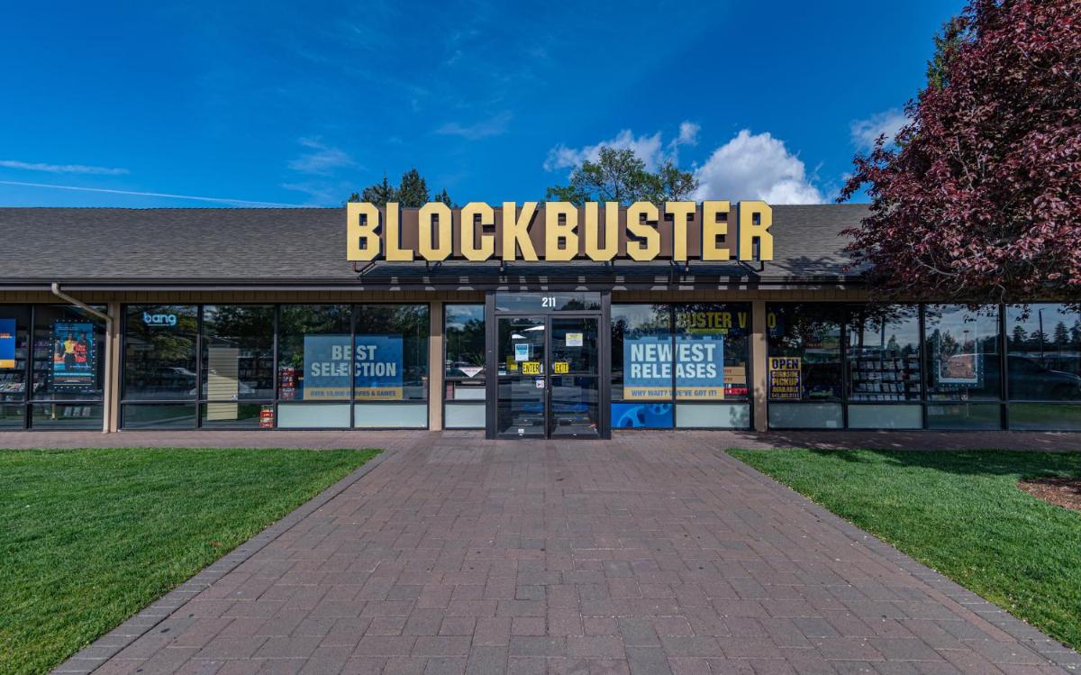Pioneer Park Rentals Downtown Bend view 5