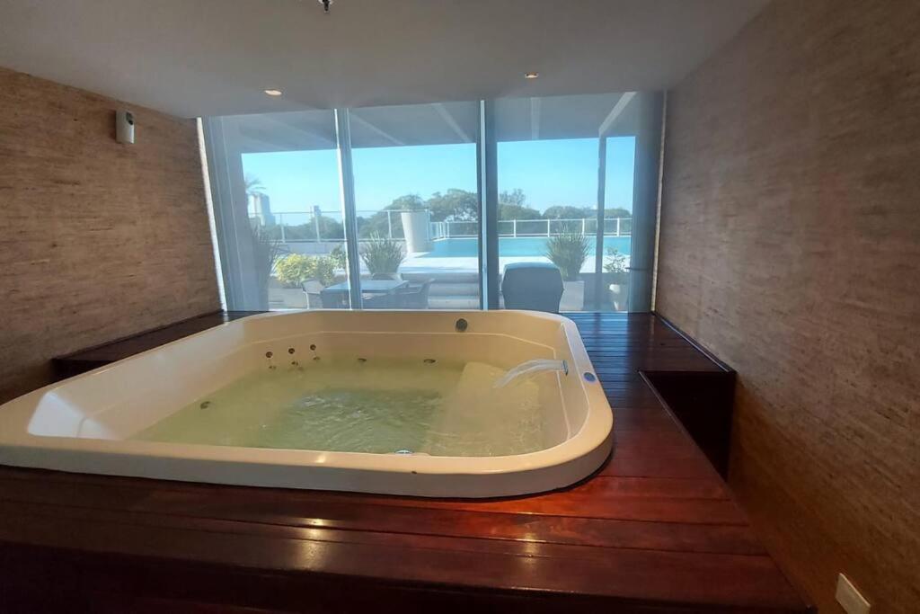 Hermosa Suite - Edif. SkyTower view 3