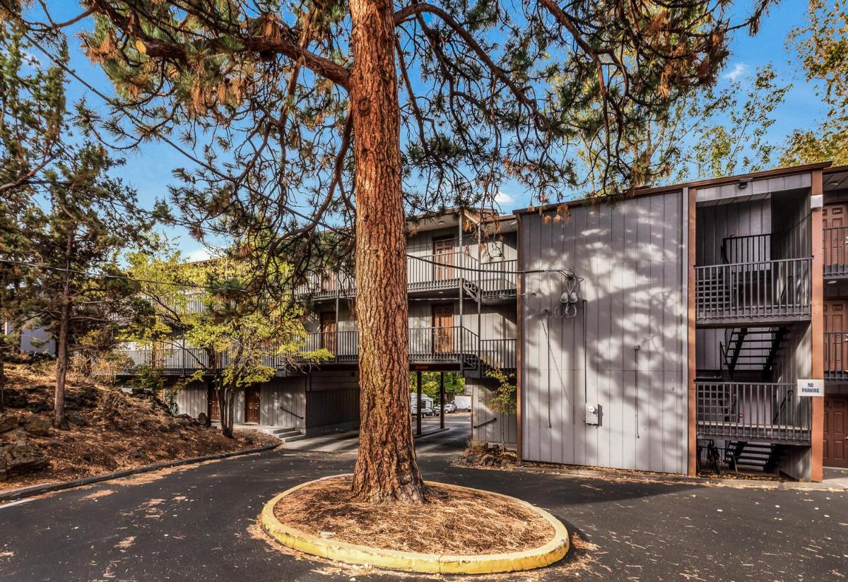 Pioneer Park Rentals Downtown Bend view 2