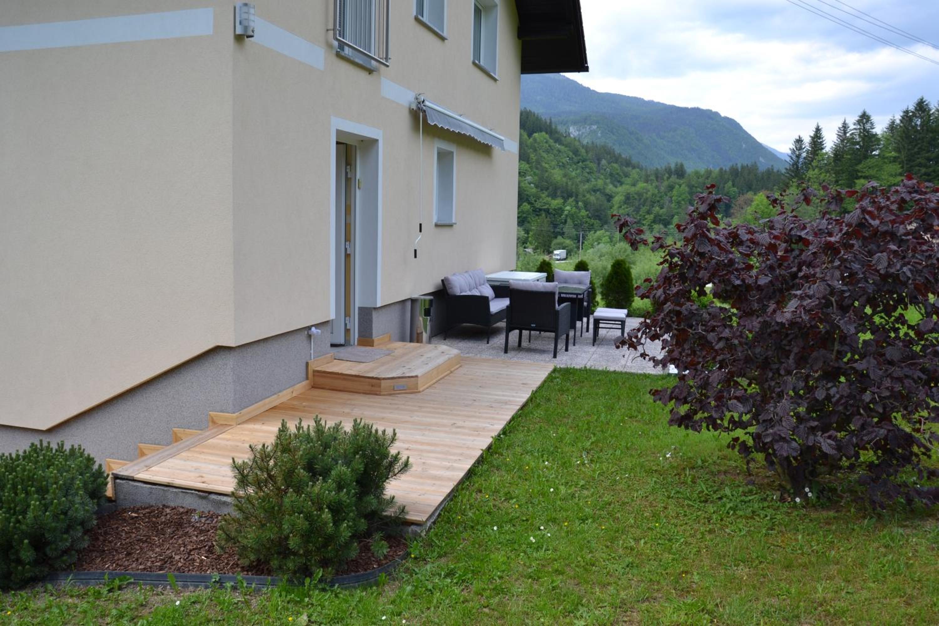 Photo 10