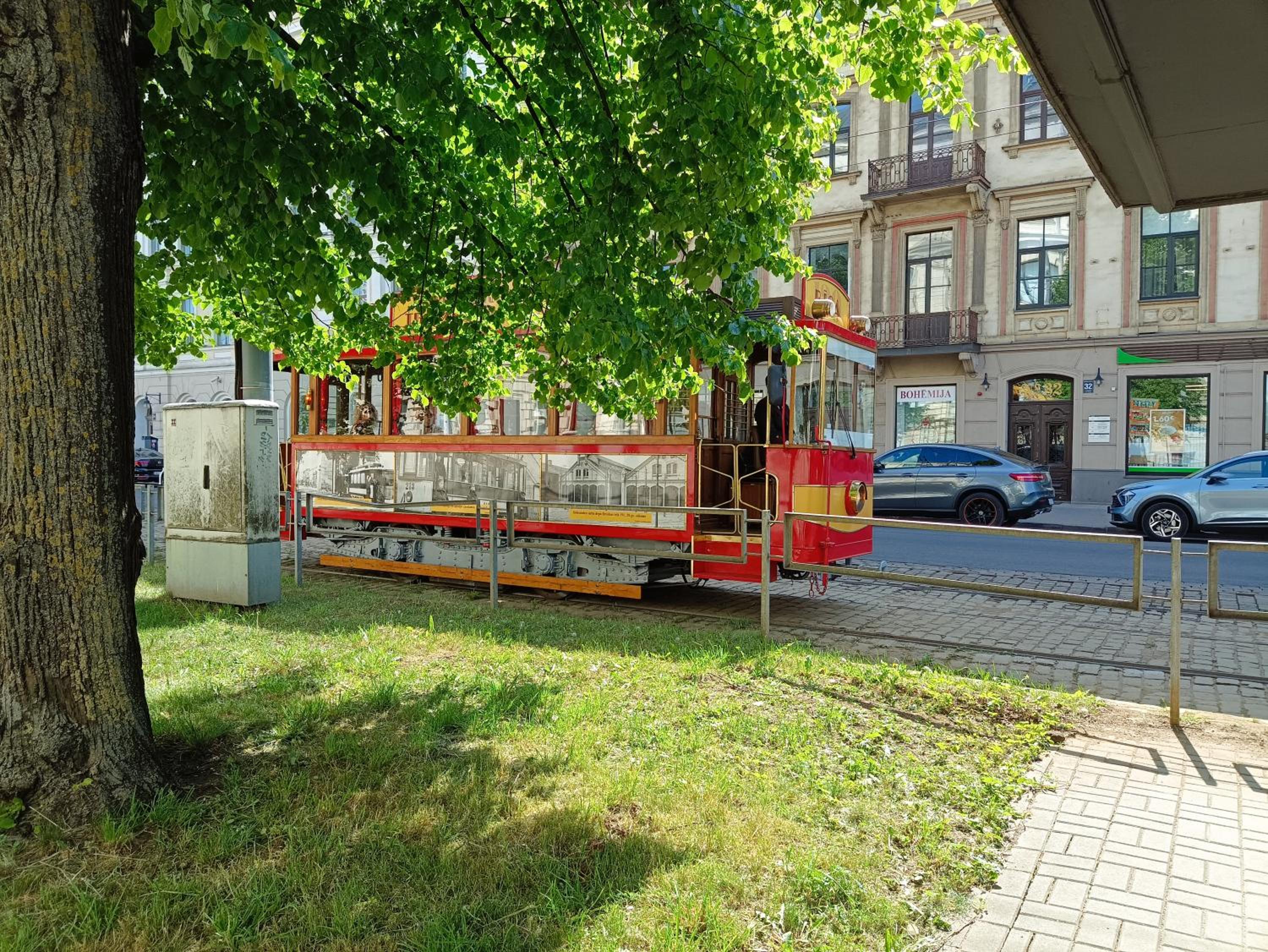 Centrally located Studio Apartment view 4