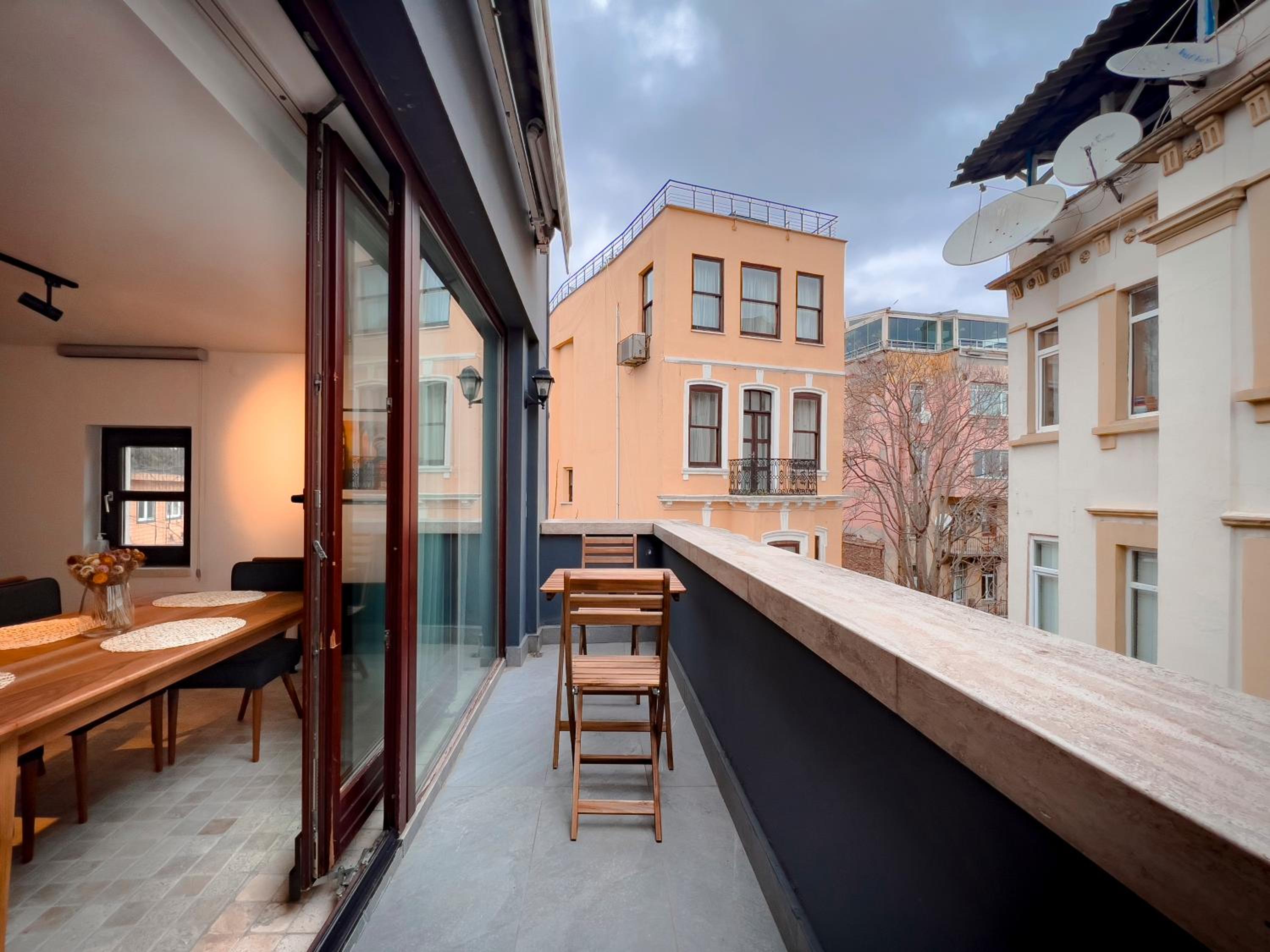 Homie Suites - Modern Apartments Nearby Istıklal Street & Galata Tower
