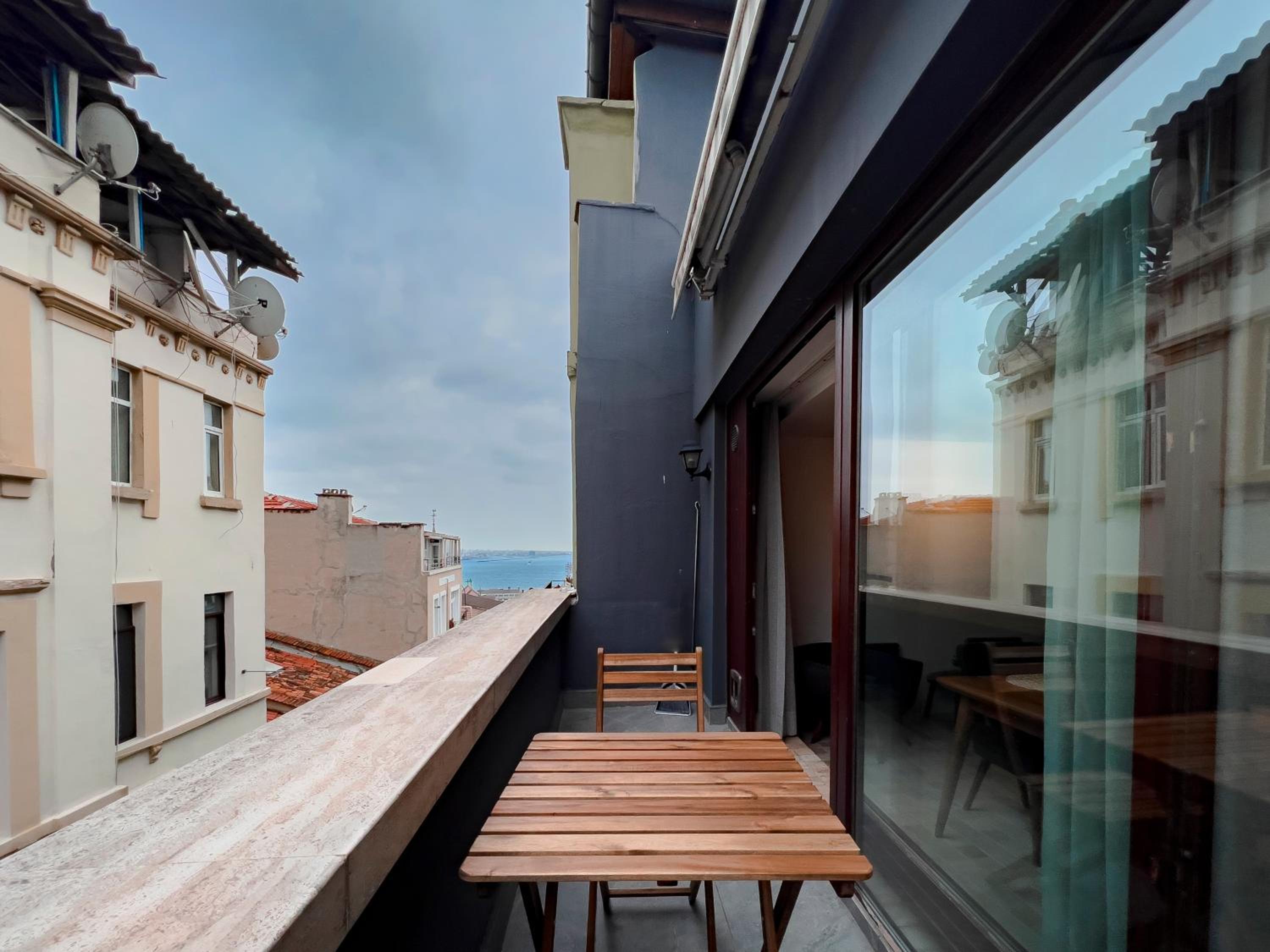 Homie Suites - Modern Apartments Nearby Istıklal Street & Galata Tower