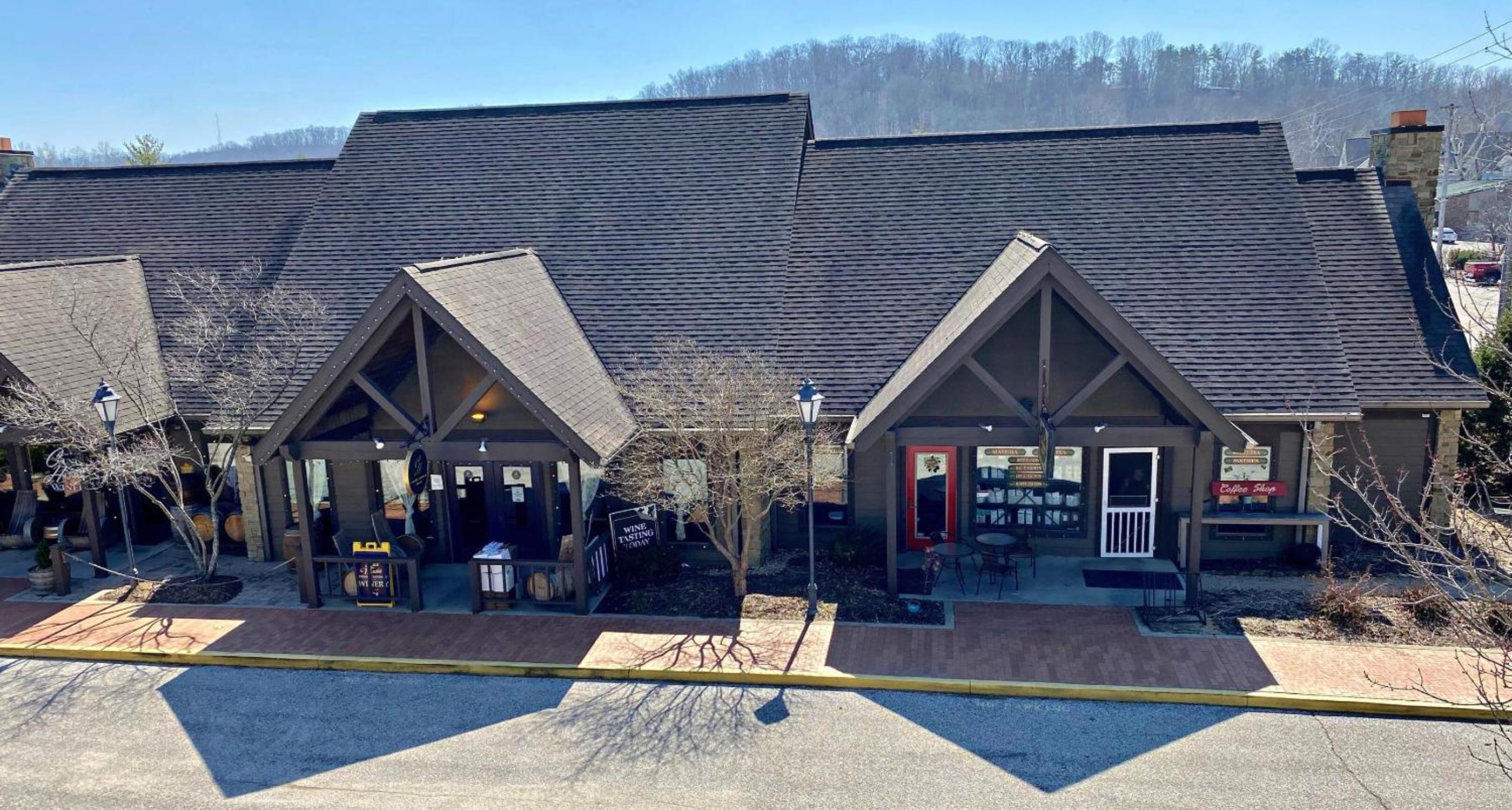 Bloomington Vacations - Wine View Room - Property Image 5