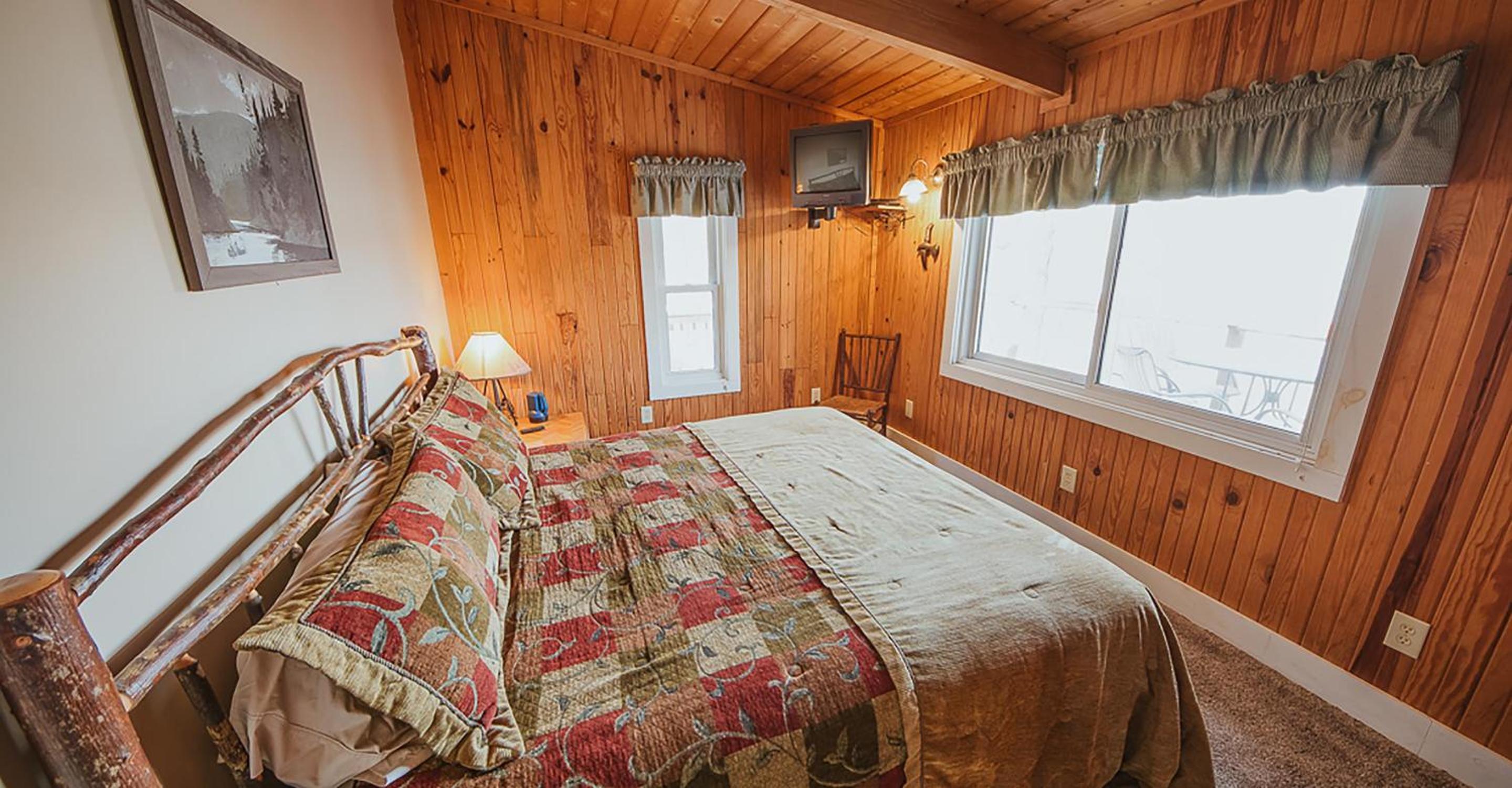 Bloomington Vacations - Soaring Eagle Cabin - Property Image 5