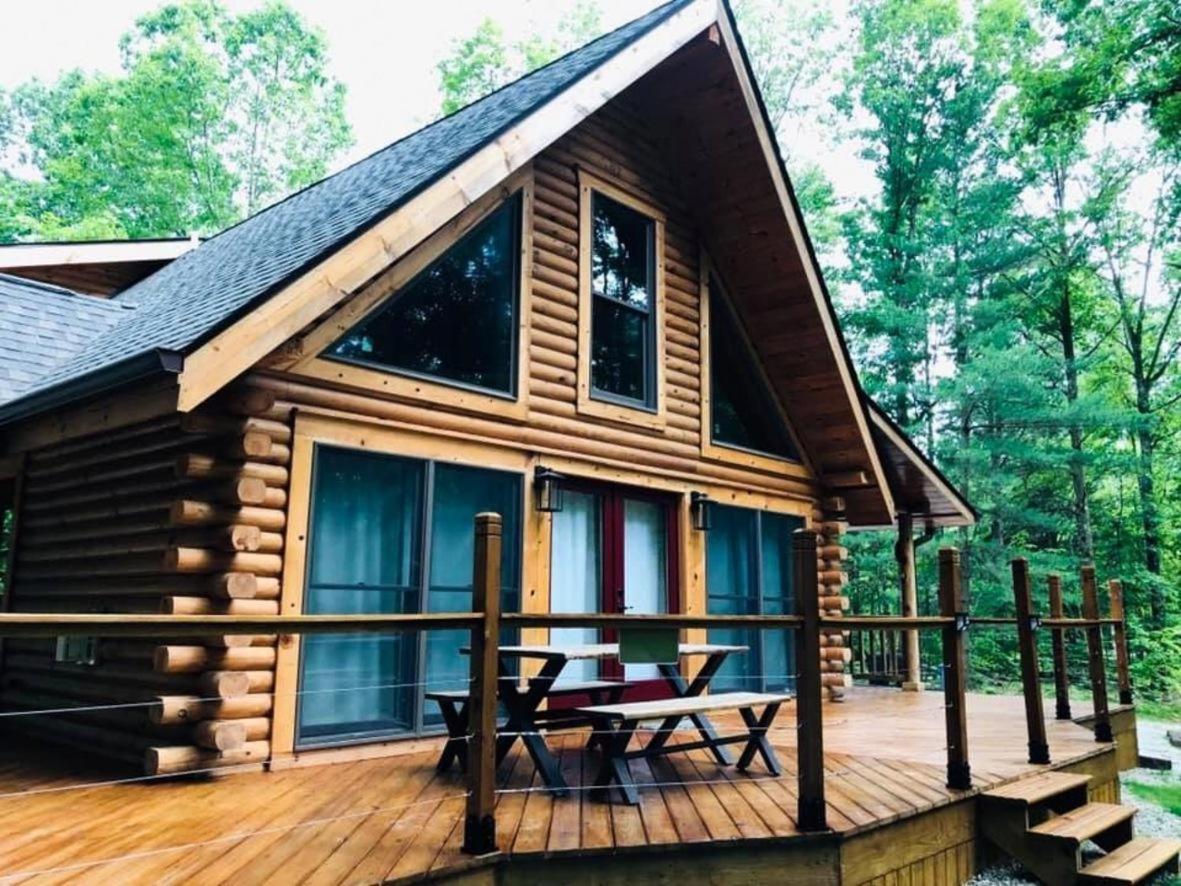 Bloomington Vacations - Brown County Log Cabin - Property Image 1