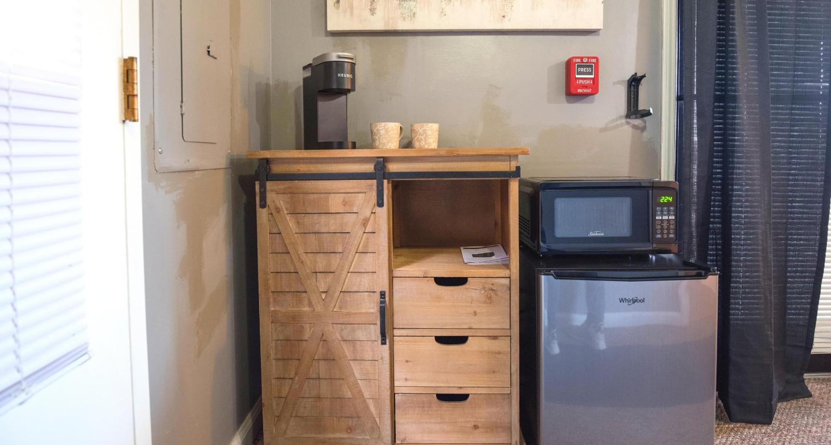 Bloomington Vacations - Girlfriend Getaway Suite - Property Image 4