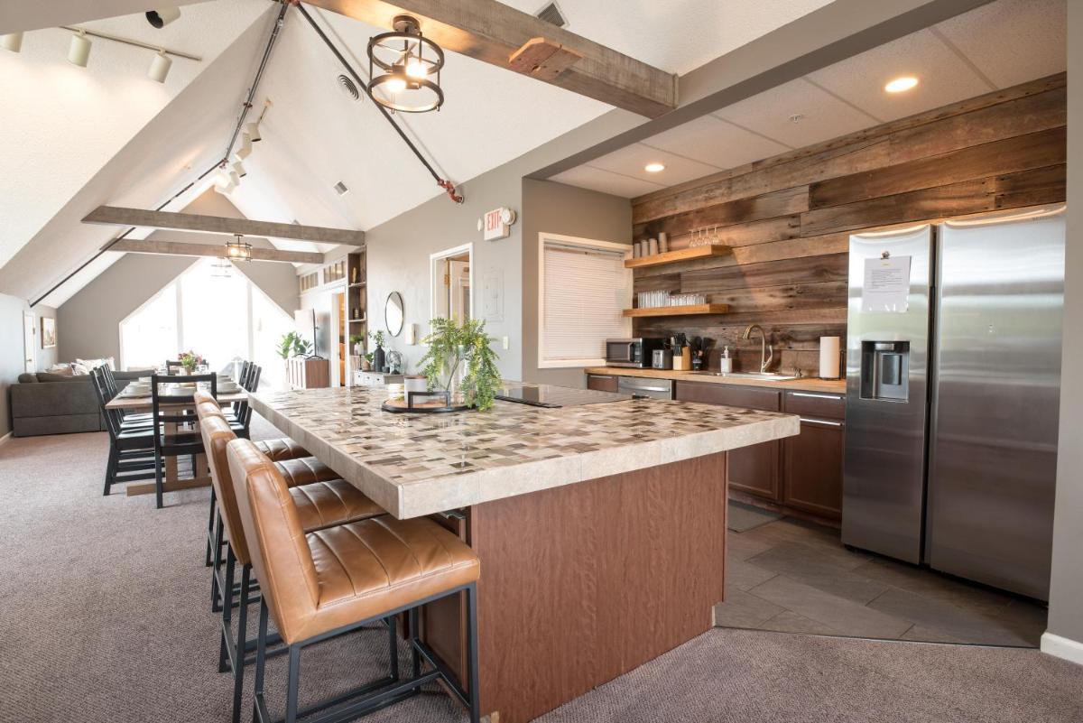 Bloomington Vacations - The Loft By Moondance - Property Image 1