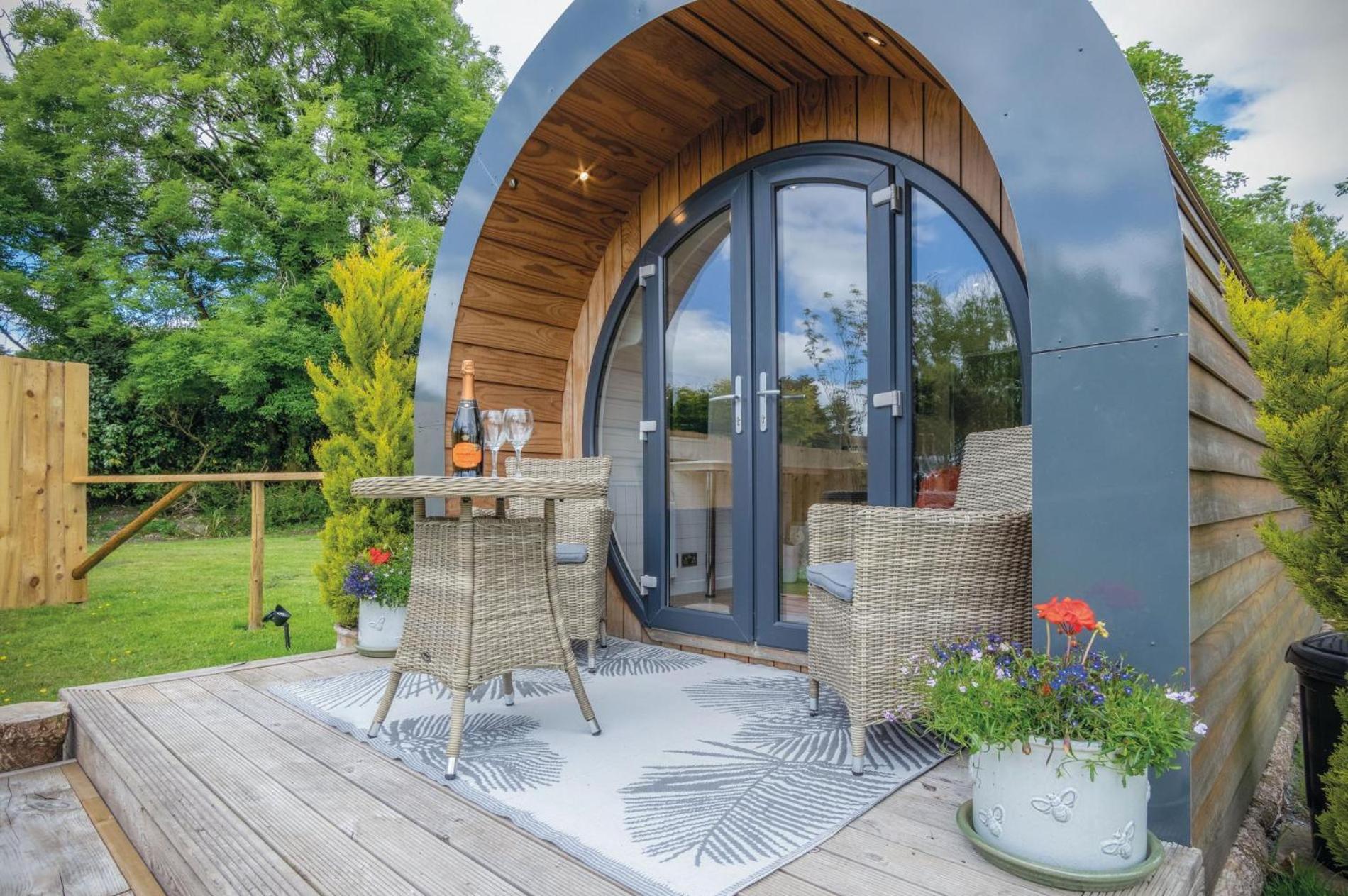 Woody's - 1 Bedroom Pod - Cold Inn view 5