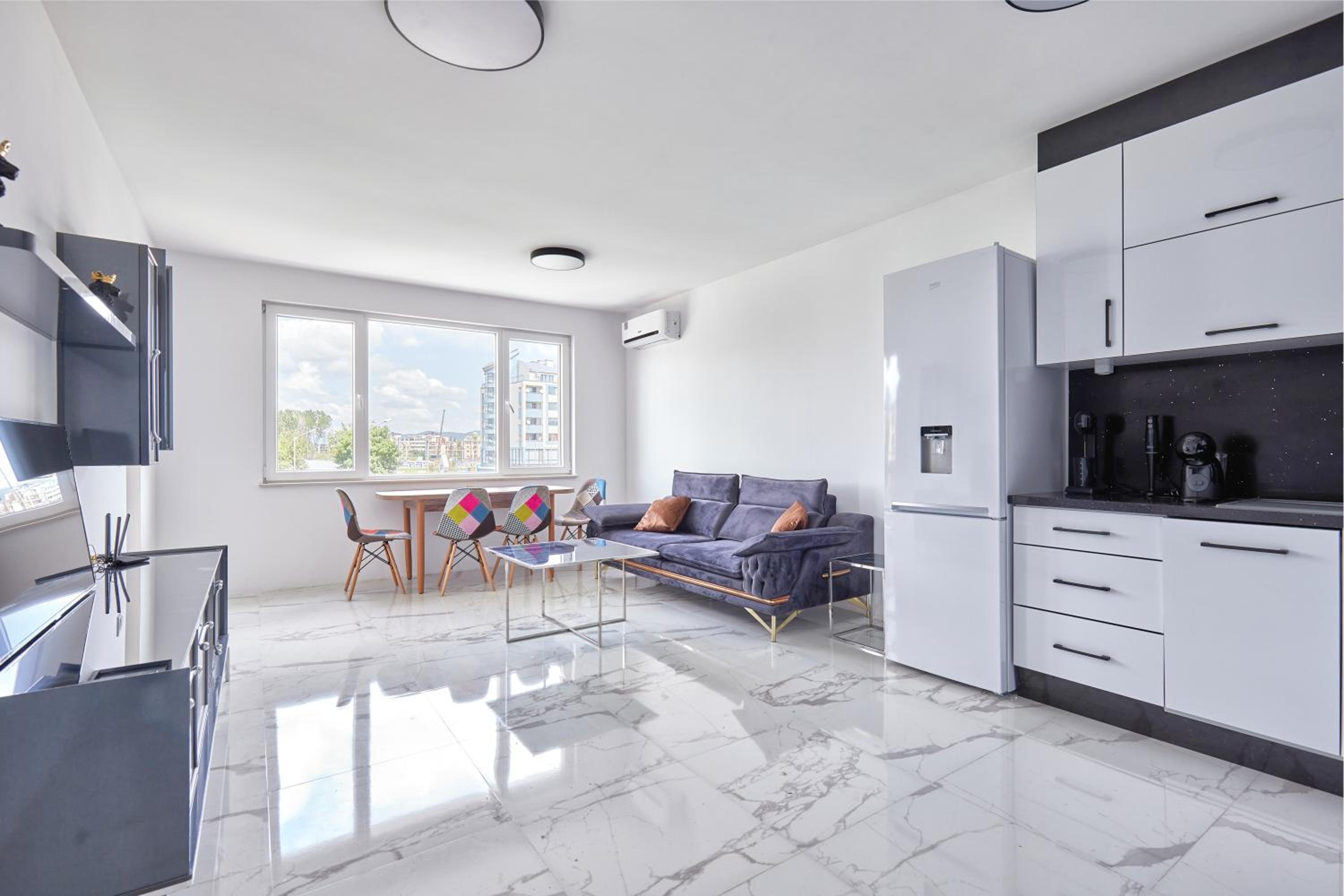 Sunny Seaside Retreat 2BD Apartment in Nesebar by Flat Mаnаger