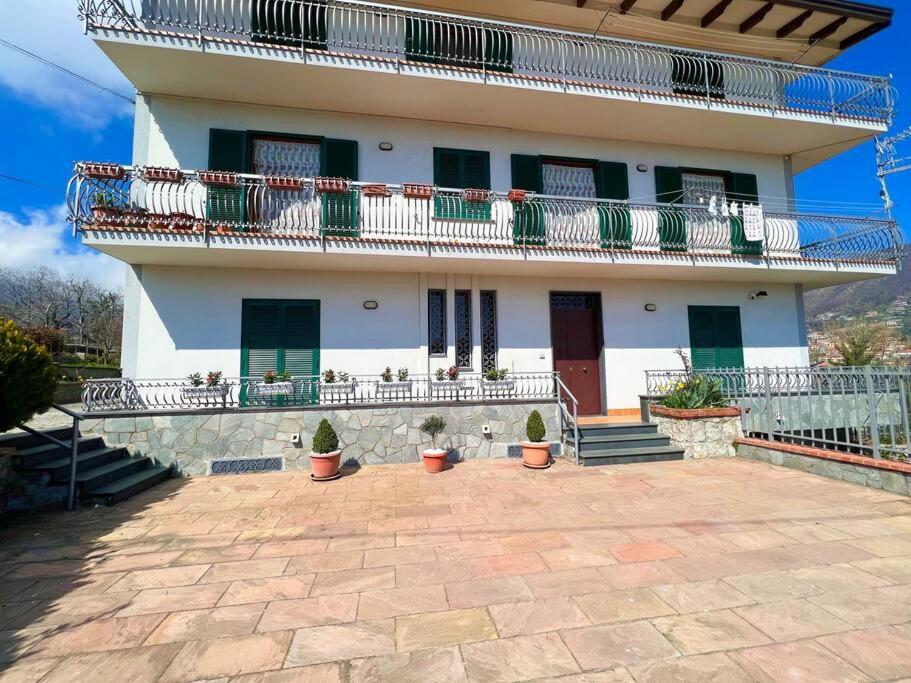 Olympus Apartment photo 1