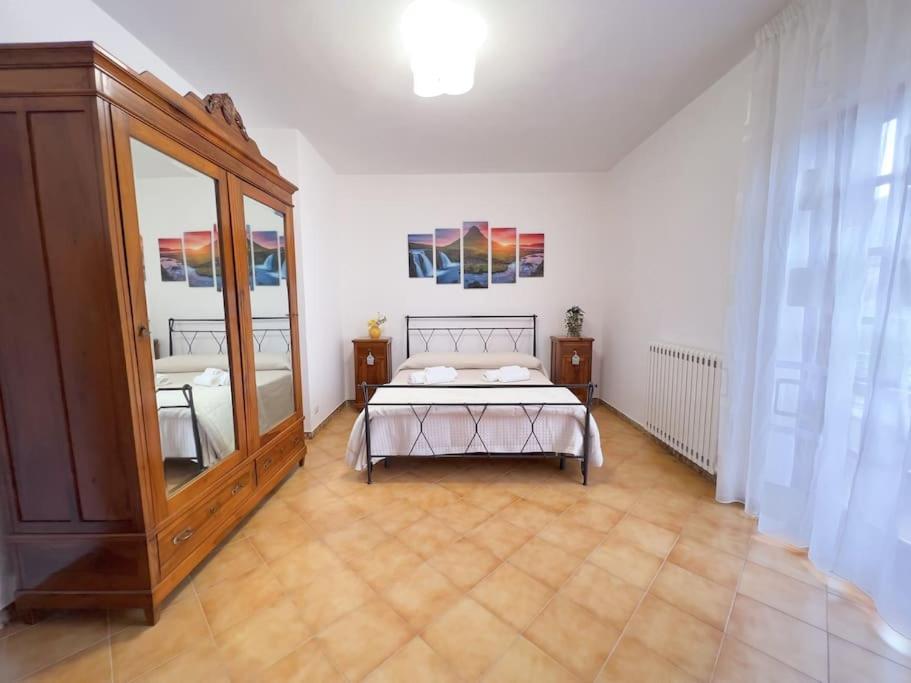 Olympus Apartment photo 3