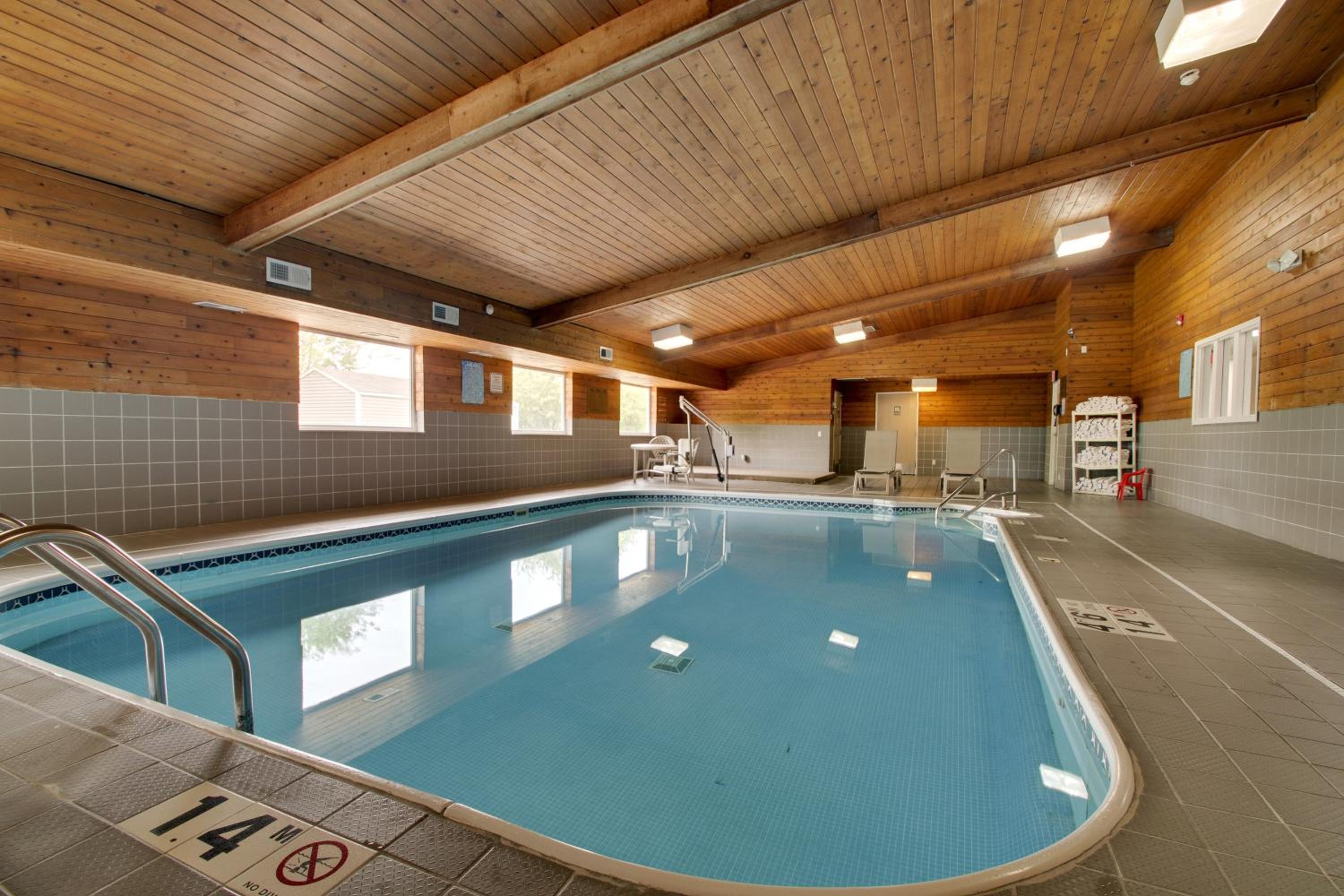 EverSpring Inn  Suites - Property Image 4