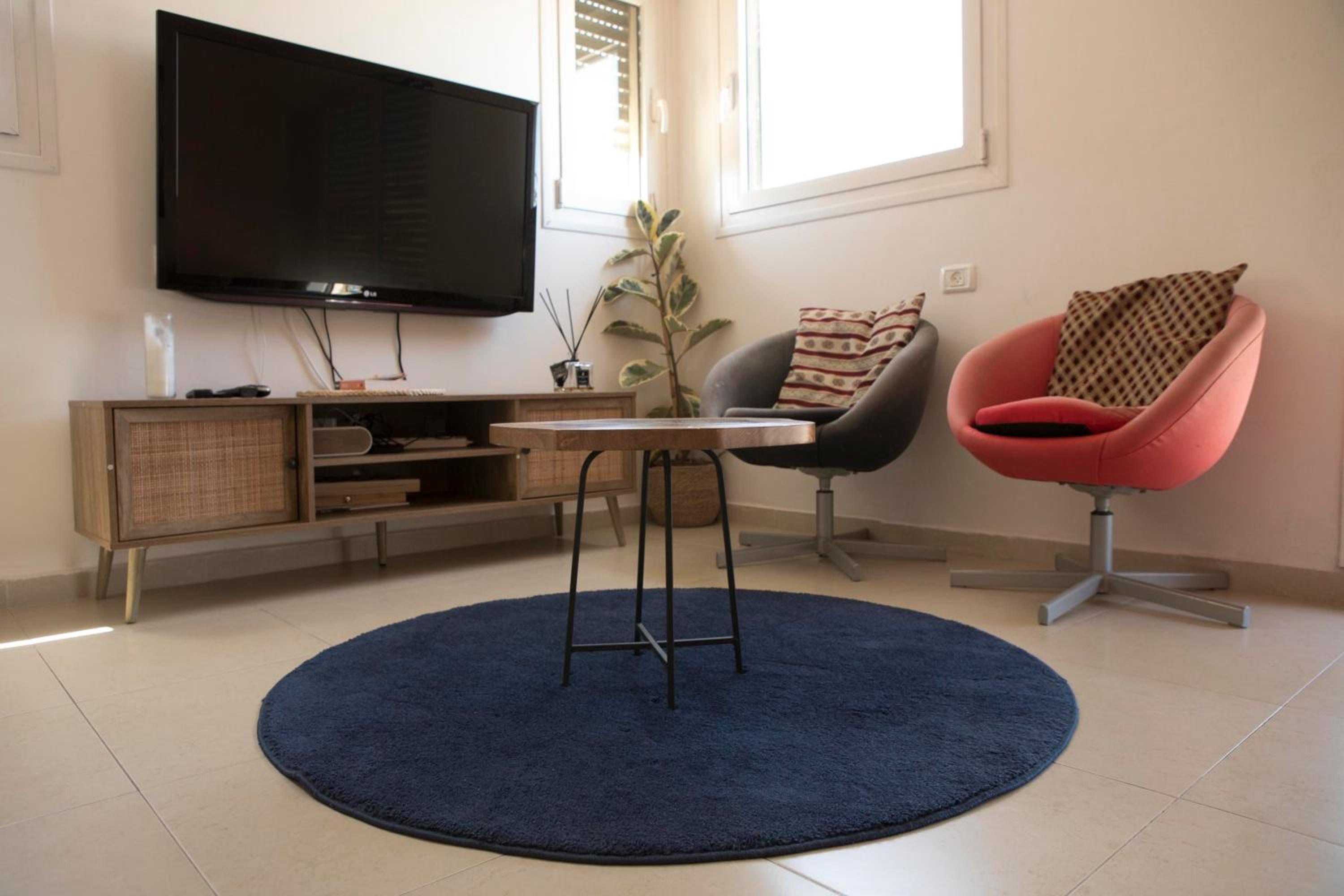 Two Bedrooms with Balcony Port & Beach TLV view 2