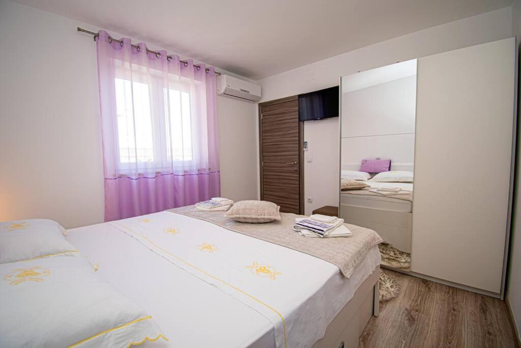 Charming Villa with Pool and Jacuzzi - by Istrabook view 5