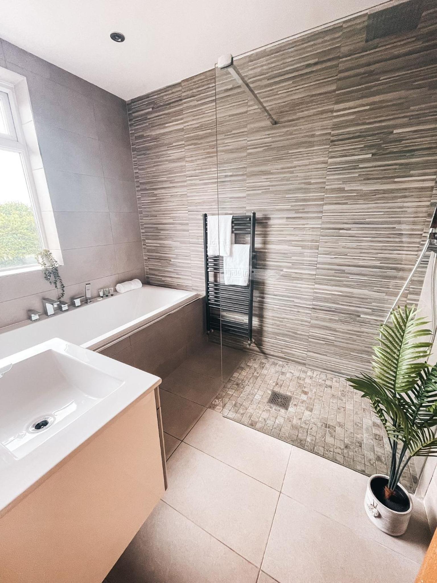Photo 33