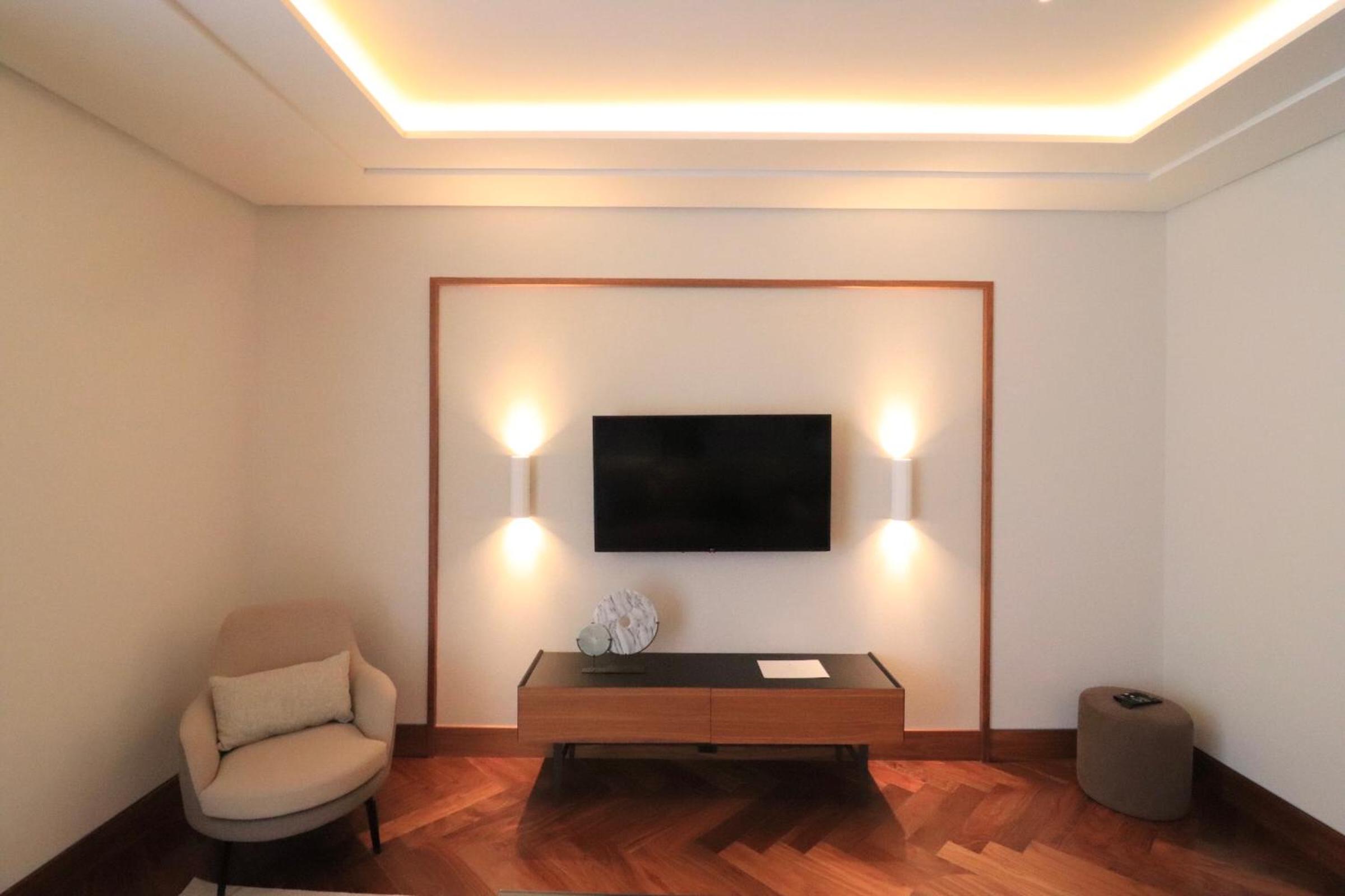 Luxury One bedroom apartment Elena Porto Montenegro view 4