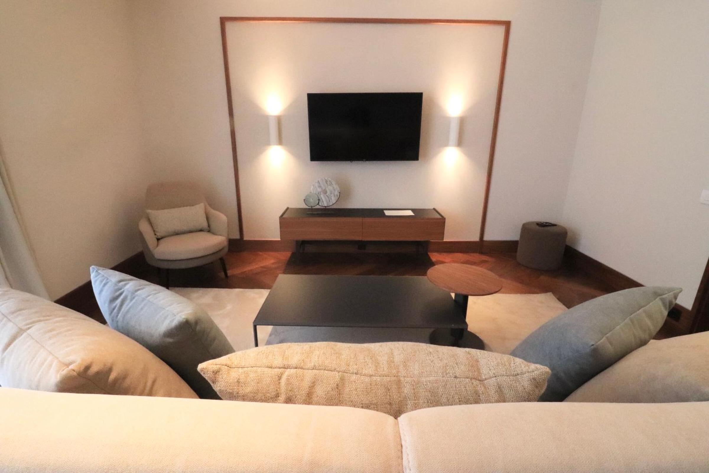 Luxury One bedroom apartment Elena Porto Montenegro view 5