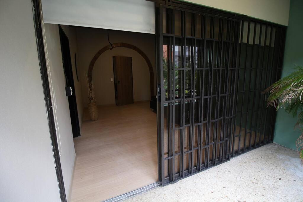 Apartamento cerca Unidad Deportiva Belén - ONE202 By Roots Rentals
