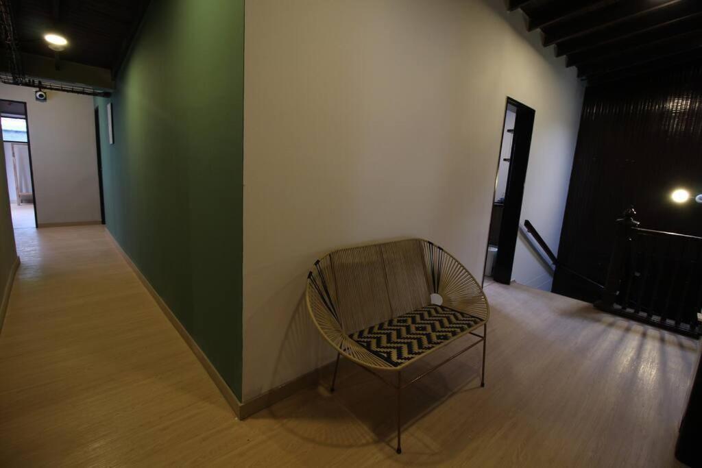 Apartamento cerca Unidad Deportiva Belén - ONE202 By Roots Rentals
