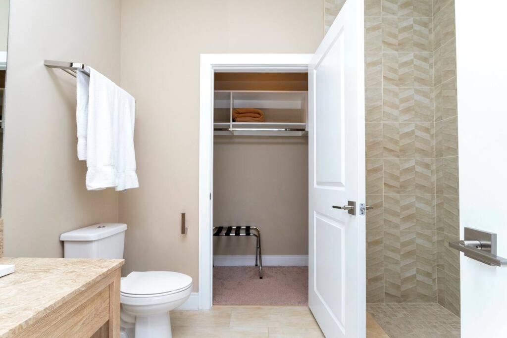 Modern and Luxury 4 suites close to Disney 7544