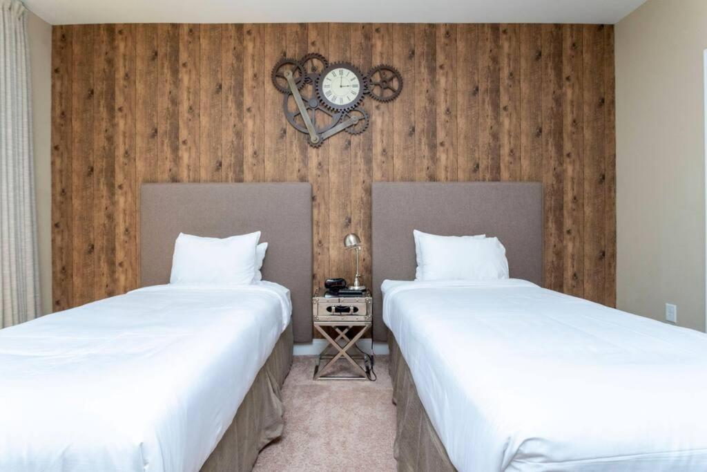 Modern and Luxury 4 suites close to Disney 7544