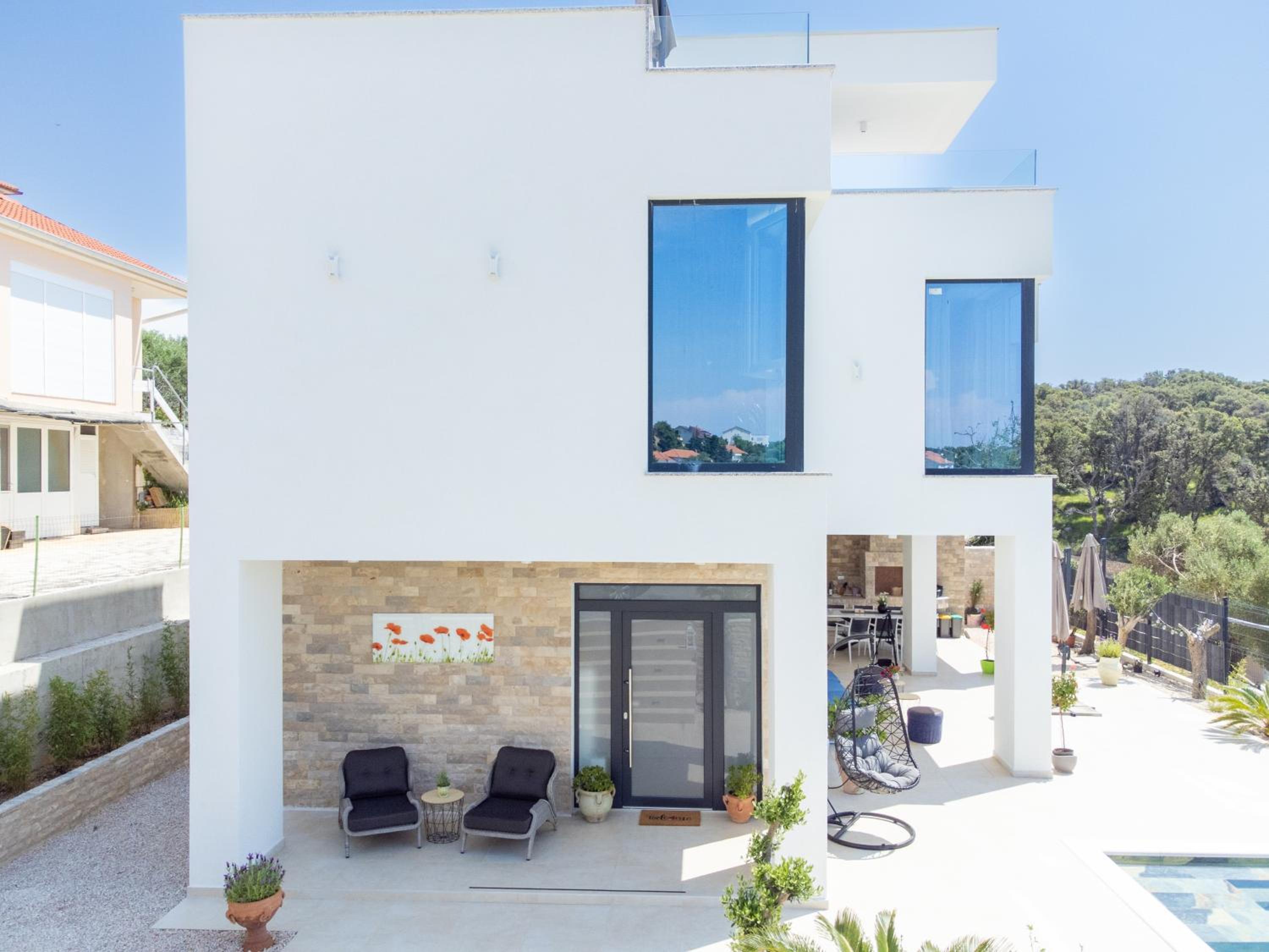 Bay Diamond Villa with heated pool and sauna view 2