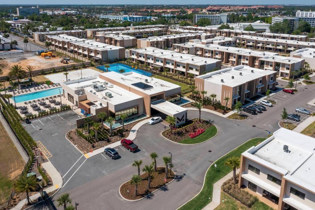 Modern and Luxury 4 suites close to Disney 7544
