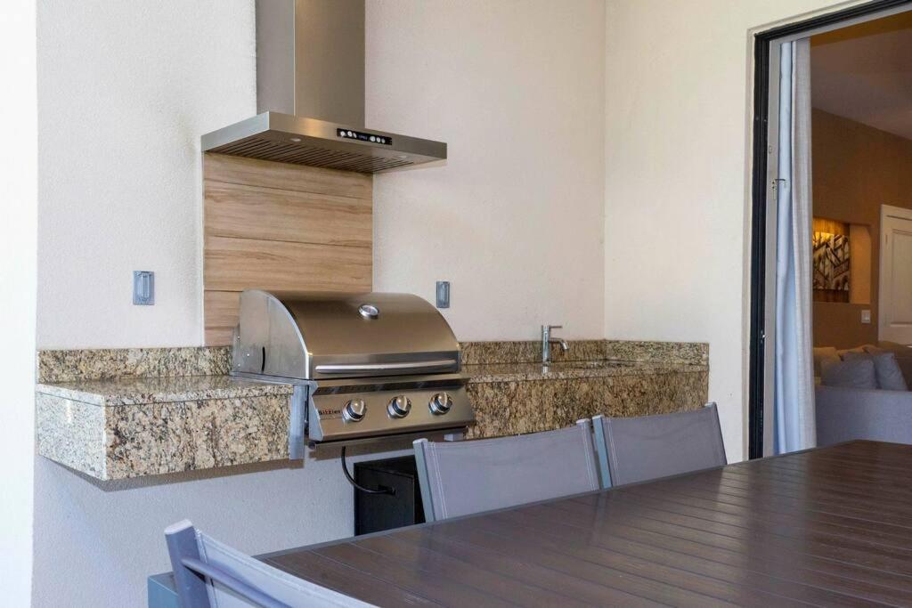 Modern and Luxury 4 suites close to Disney 7544