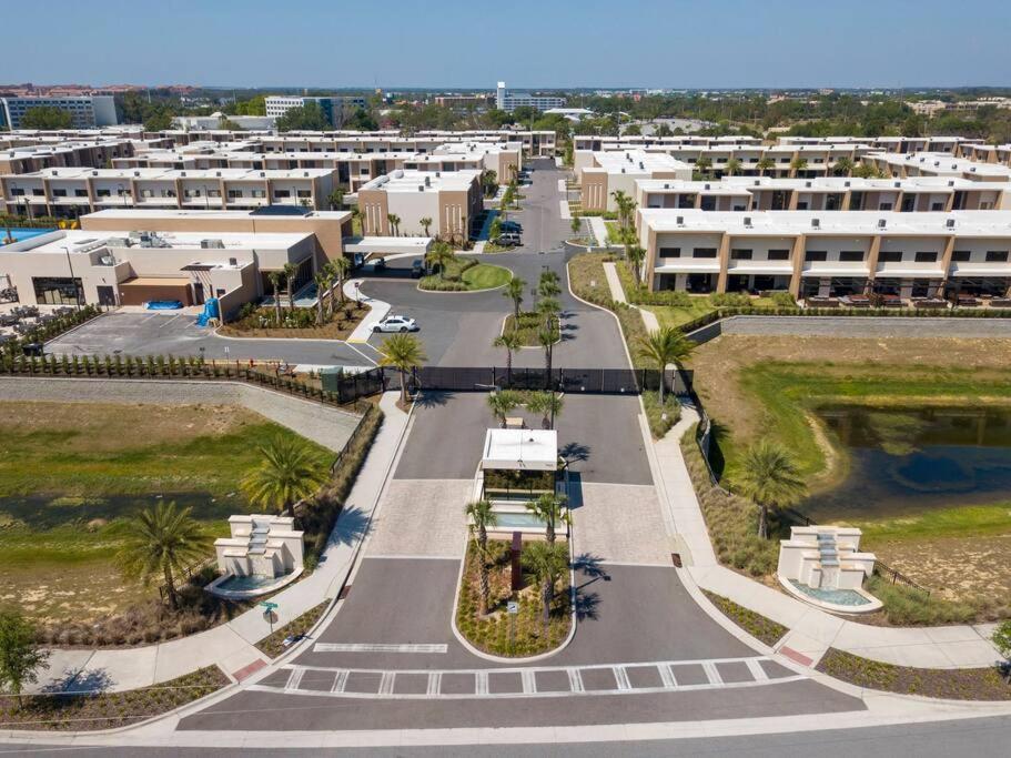 Modern and Luxury 4 suites close to Disney 7544