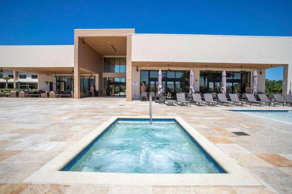 Modern and Luxury 4 suites close to Disney 7544